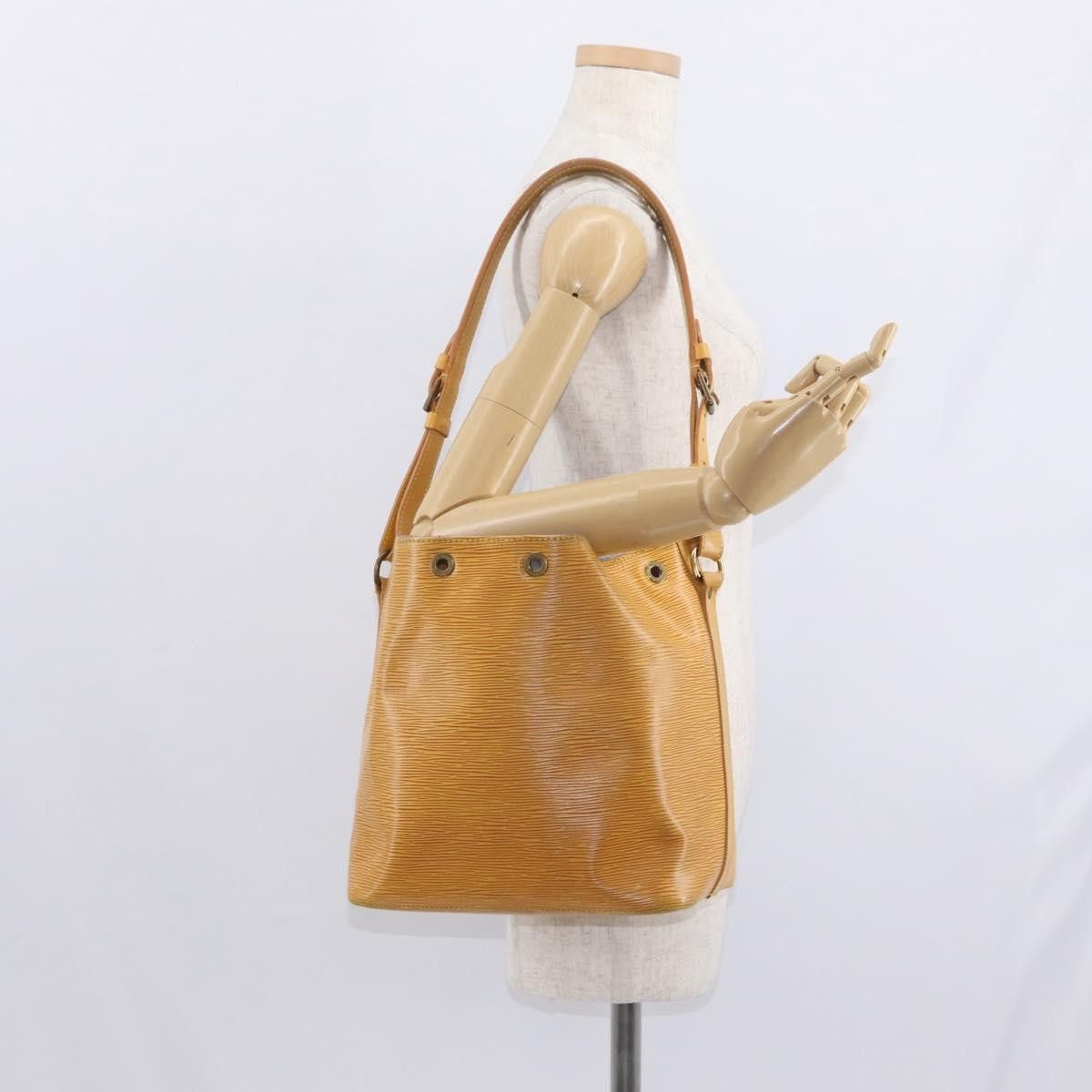 Louis Vuitton Louis Vuitton Petit Noe Handbag Epi Leather Size ONE SIZE - 12 Thumbnail