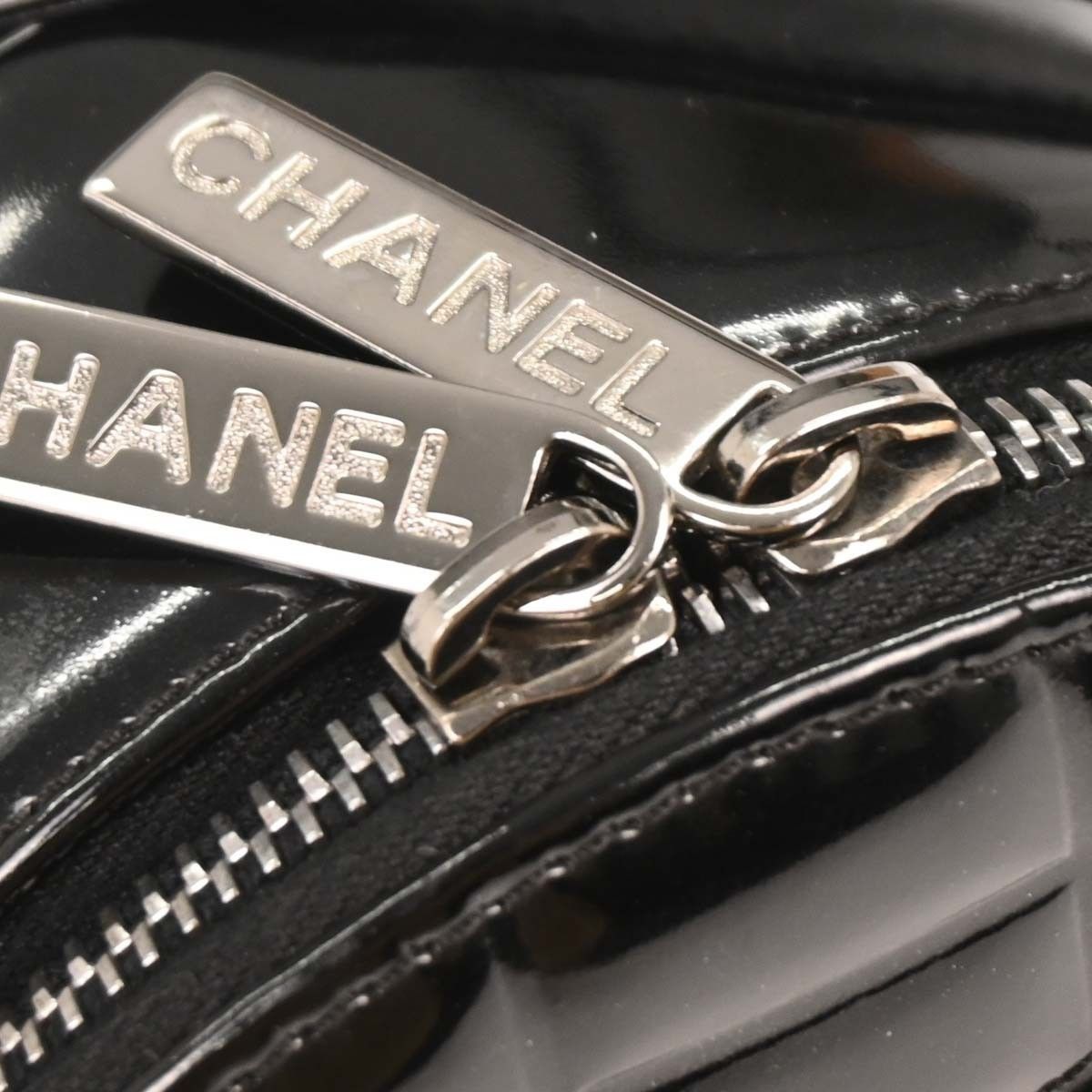 Chanel Chanel Vintage Chocolate Bar Round Shoulder Bag Quilted Patent Size ONE SIZE - 8 Thumbnail