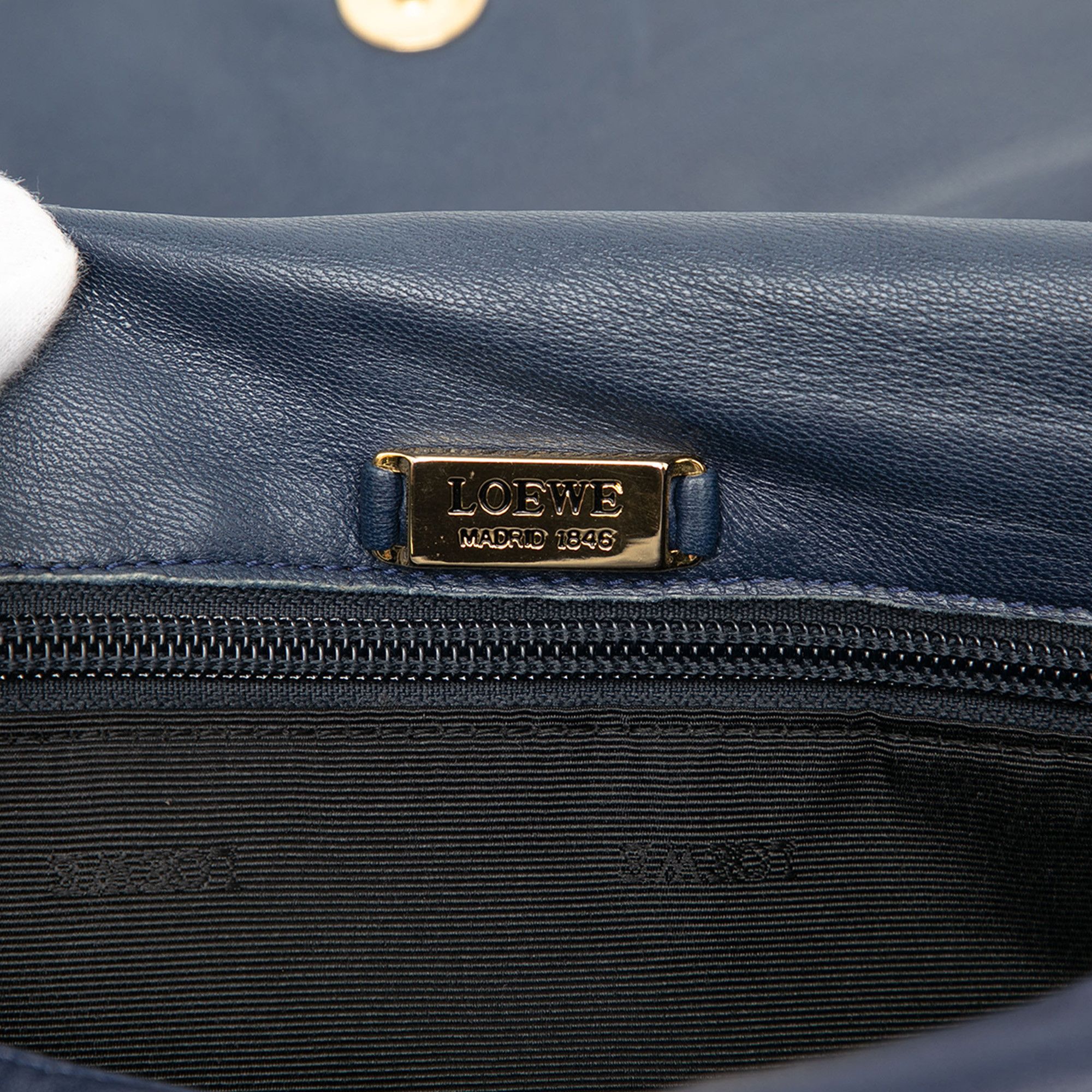 Loewe LOEWE Anagram Leather Flap Crossbody Size ONE SIZE - 5 Thumbnail
