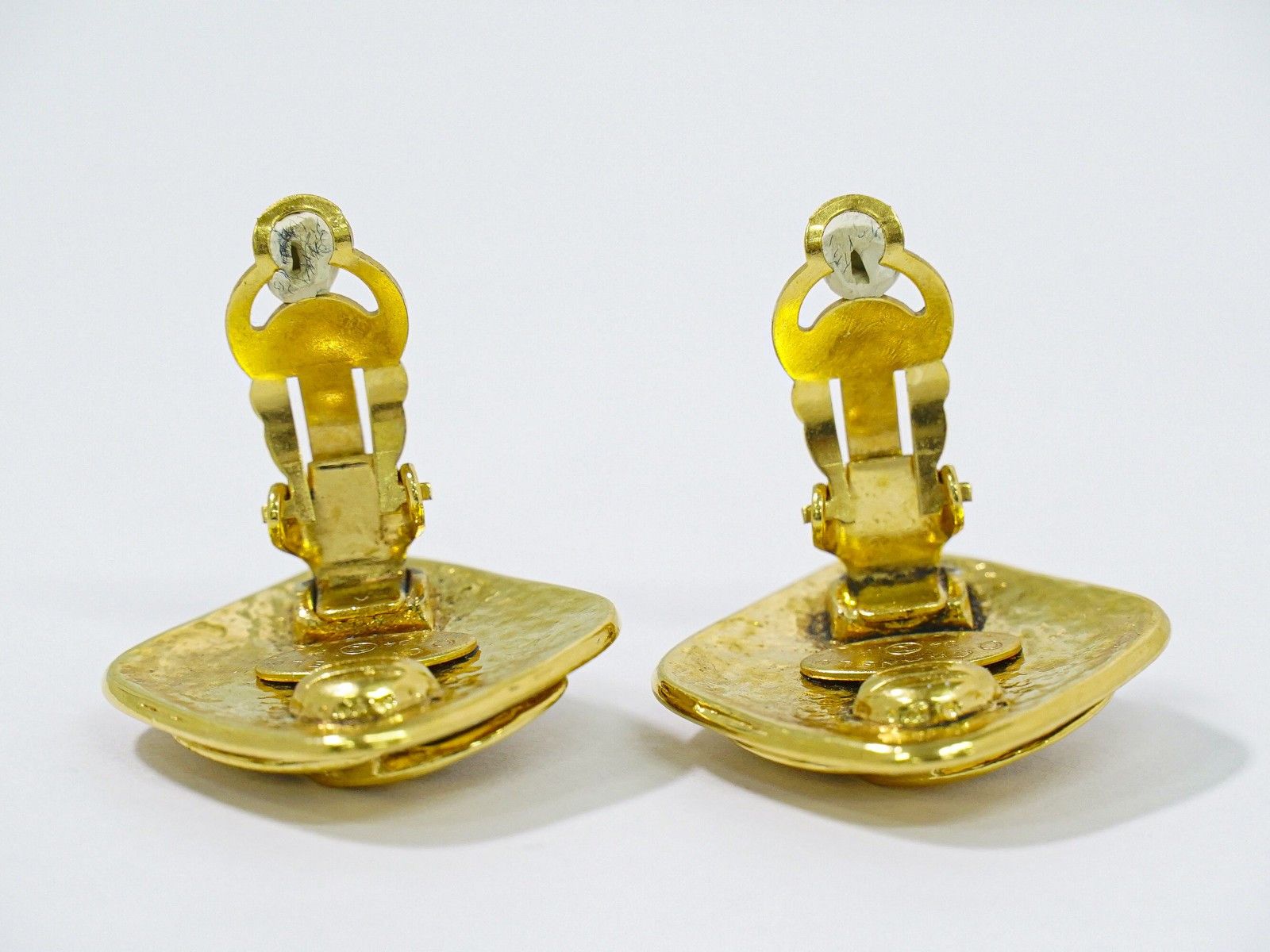 Chanel Chanel Vintage CC Diamond Shape Clips-On Earrings Gold-Plated Size ONE SIZE - 3 Thumbnail