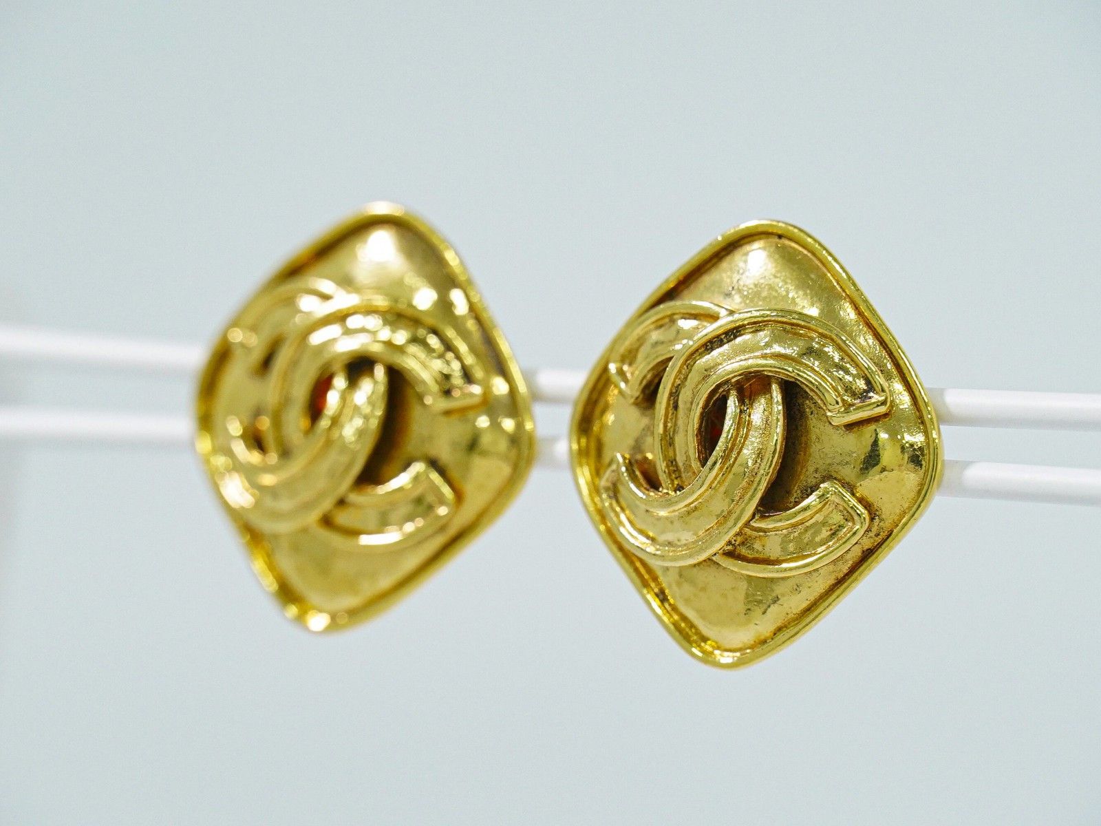 Chanel Chanel Vintage CC Diamond Shape Clips-On Earrings Gold-Plated Size ONE SIZE - 7 Thumbnail
