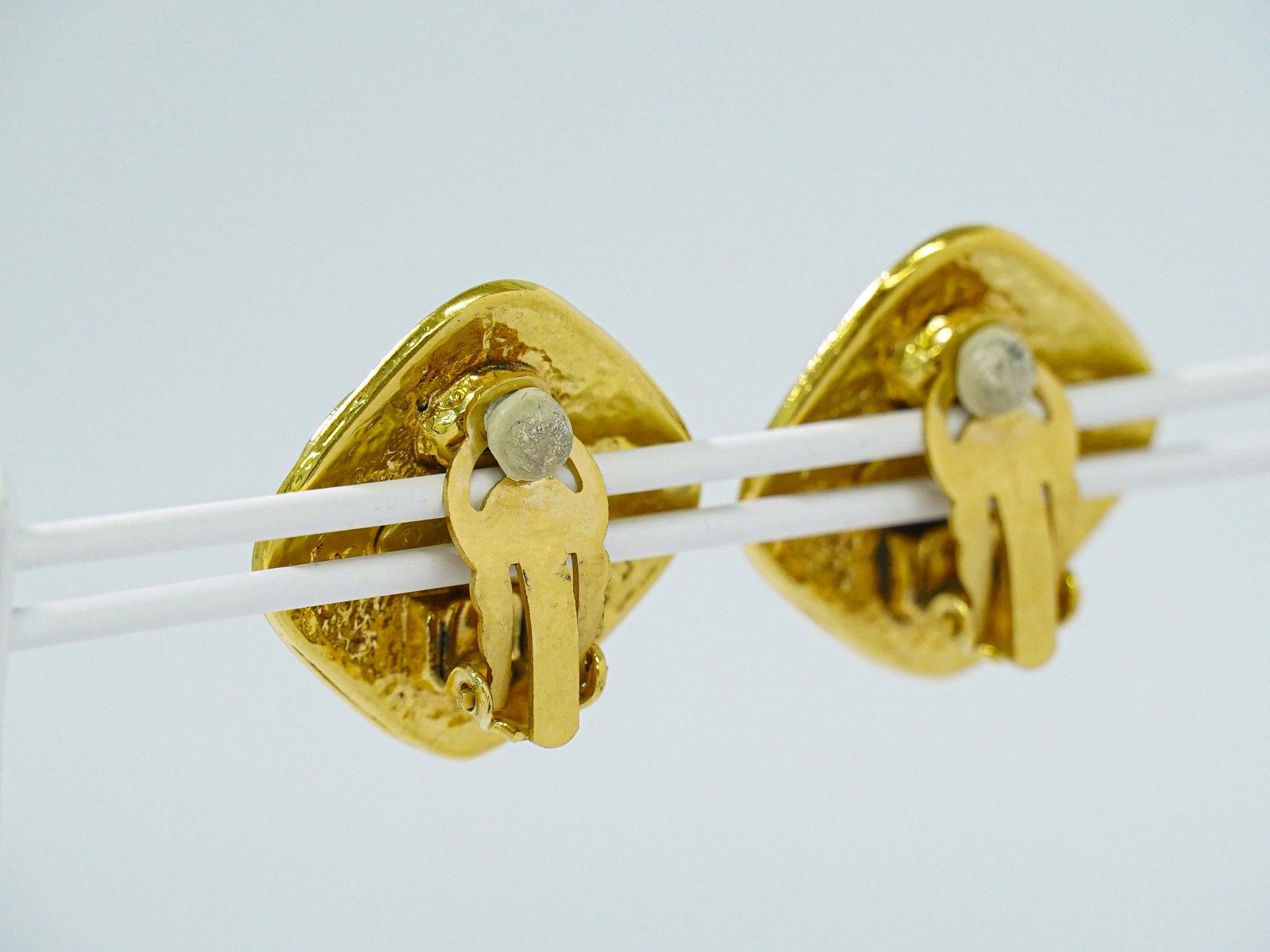 Chanel Chanel Vintage CC Diamond Shape Clips-On Earrings Gold-Plated Size ONE SIZE - 8 Thumbnail
