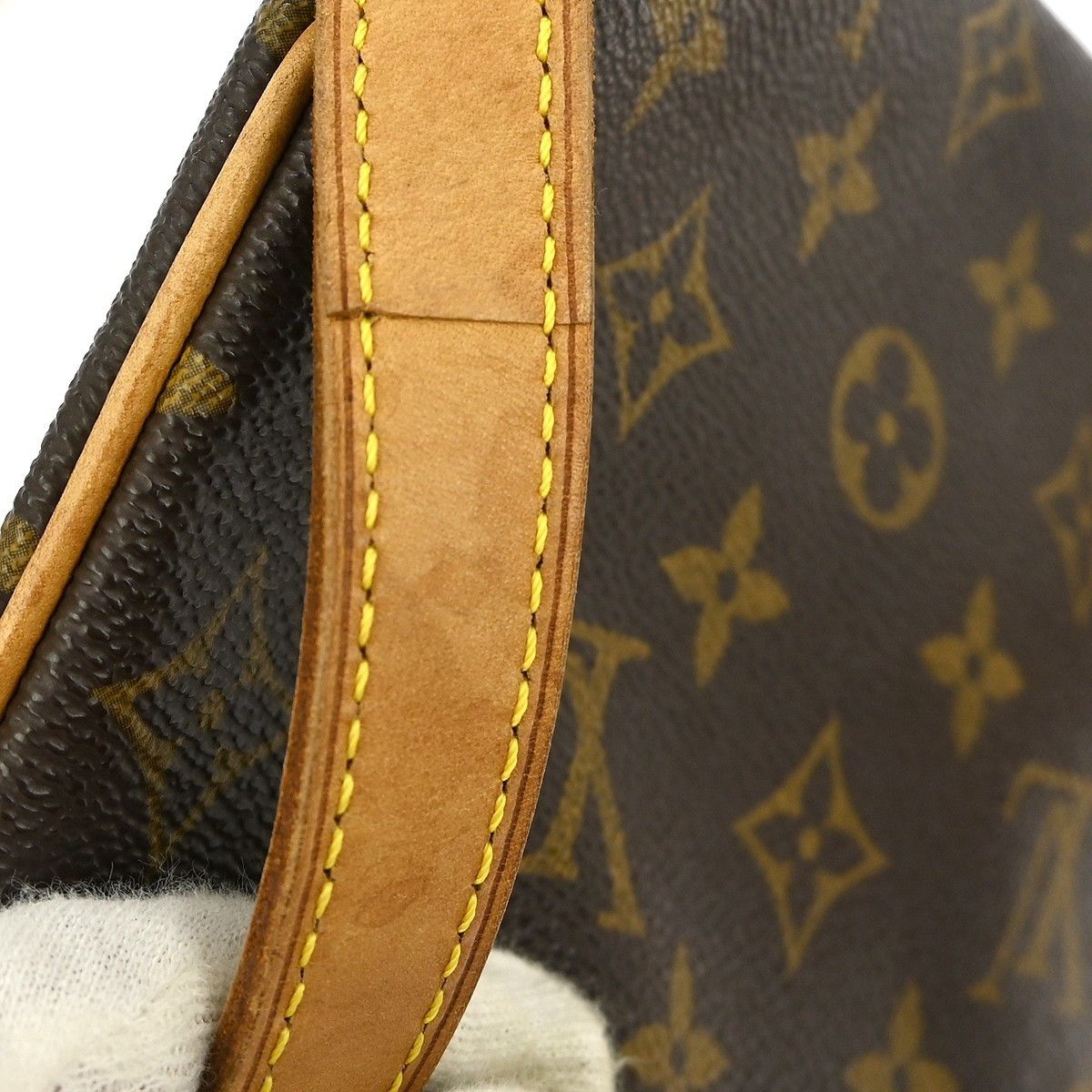 Louis Vuitton Louis Vuitton Musette Tango Handbag Monogram Canvas Size ONE SIZE - 8 Thumbnail