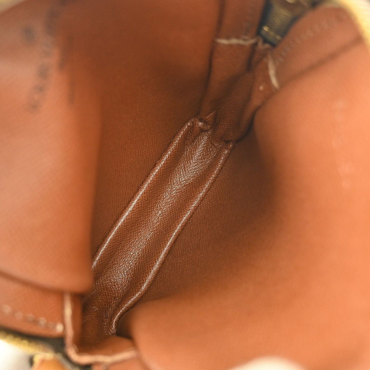Louis Vuitton Louis Vuitton Danube Handbag Monogram Canvas Size ONE SIZE - 3 Thumbnail