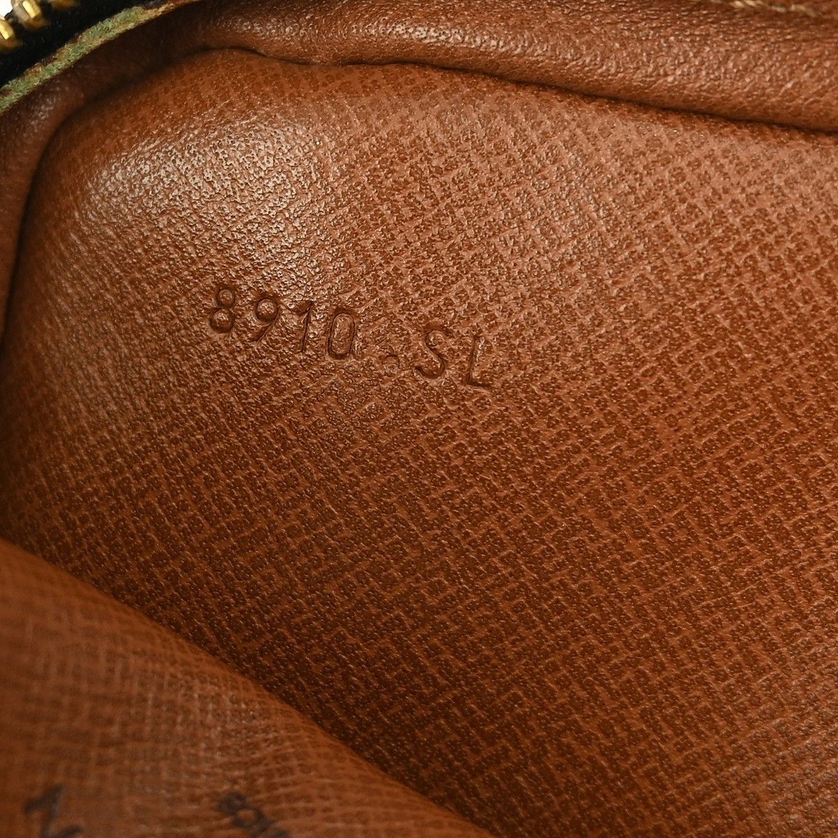 Louis Vuitton Louis Vuitton Danube Handbag Monogram Canvas Size ONE SIZE - 5 Thumbnail