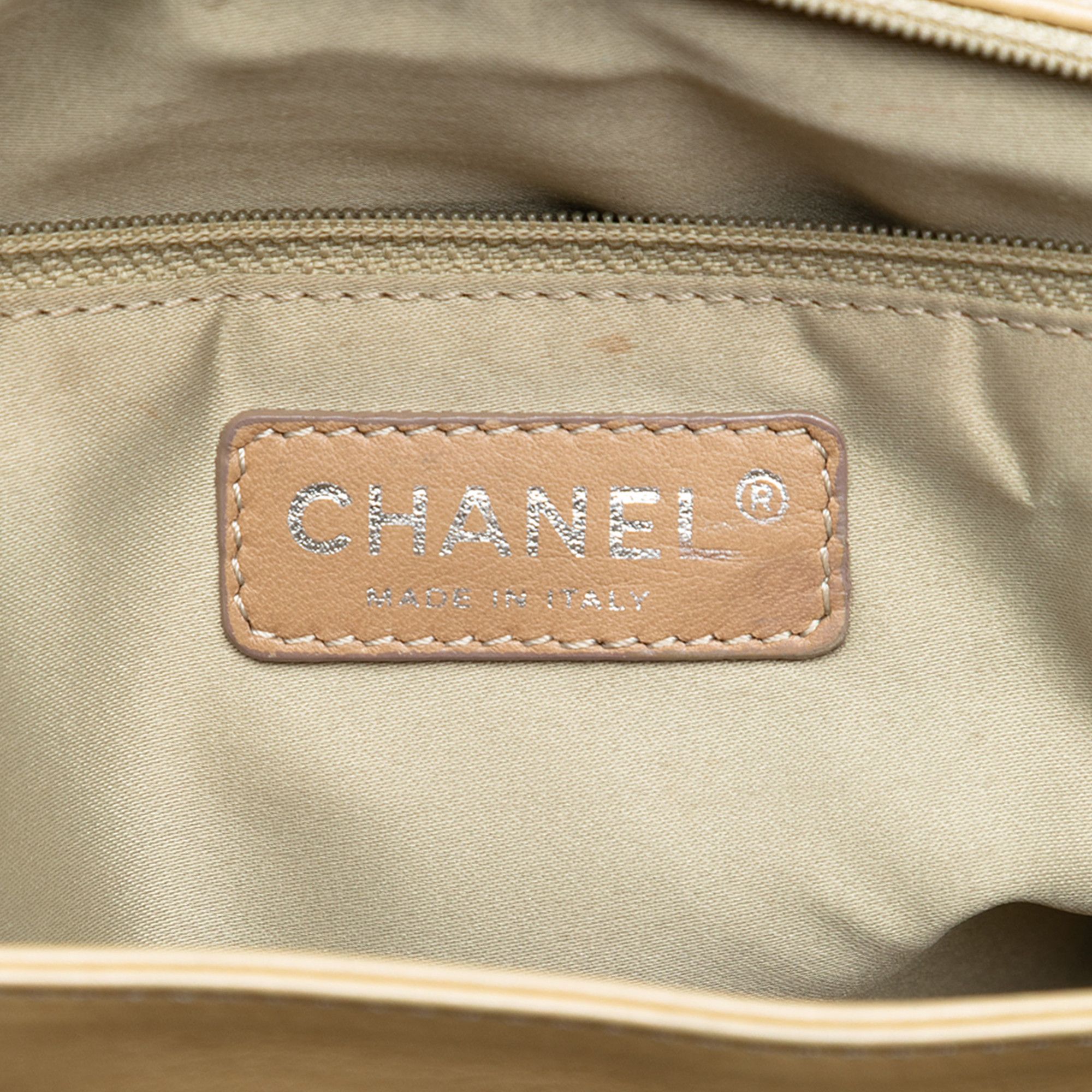 Chanel Chanel Quilted Lambskin Ultimate Stitch Flap Size ONE SIZE - 5 Thumbnail