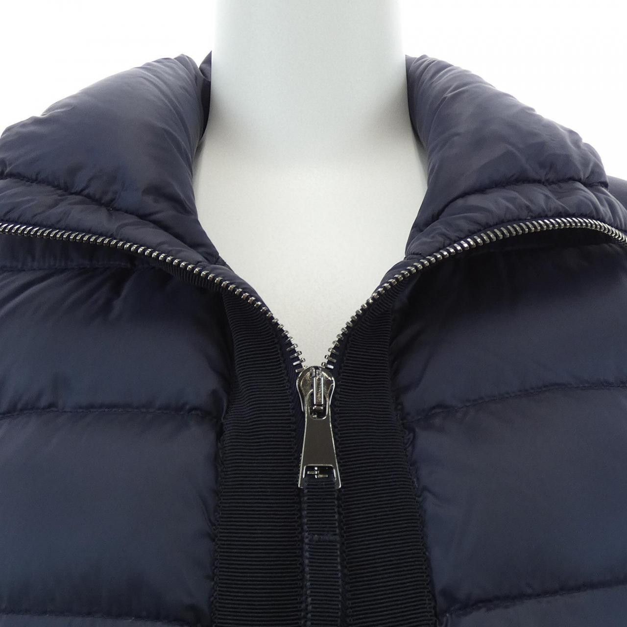 Moncler Moncler Moncler Down Jacket Others Outerwear 20939455800 DUTY FREE for USA Size ONE SIZE - 6 Thumbnail