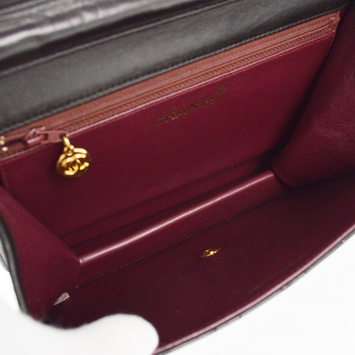 Chanel Chanel Vintage Clutch with Chain Quilted Leather Size ONE SIZE - 3 Thumbnail