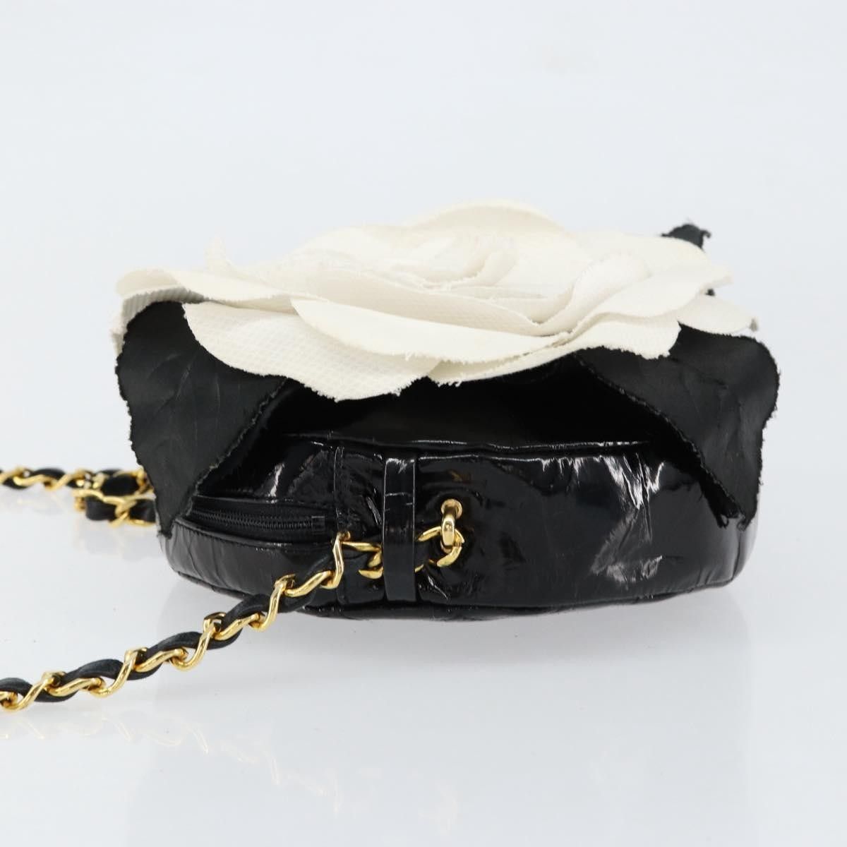 Chanel Chanel Vintage Camellia Round Evening Bag Lambskin and Satin Size ONE SIZE - 4 Thumbnail