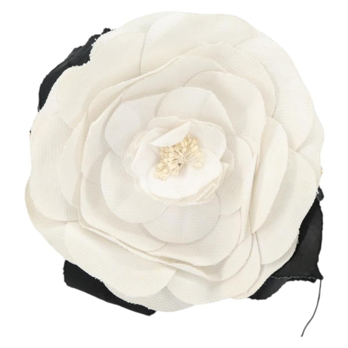 Chanel Chanel Vintage Camellia Round Evening Bag Lambskin and Satin Size ONE SIZE - 17 Thumbnail