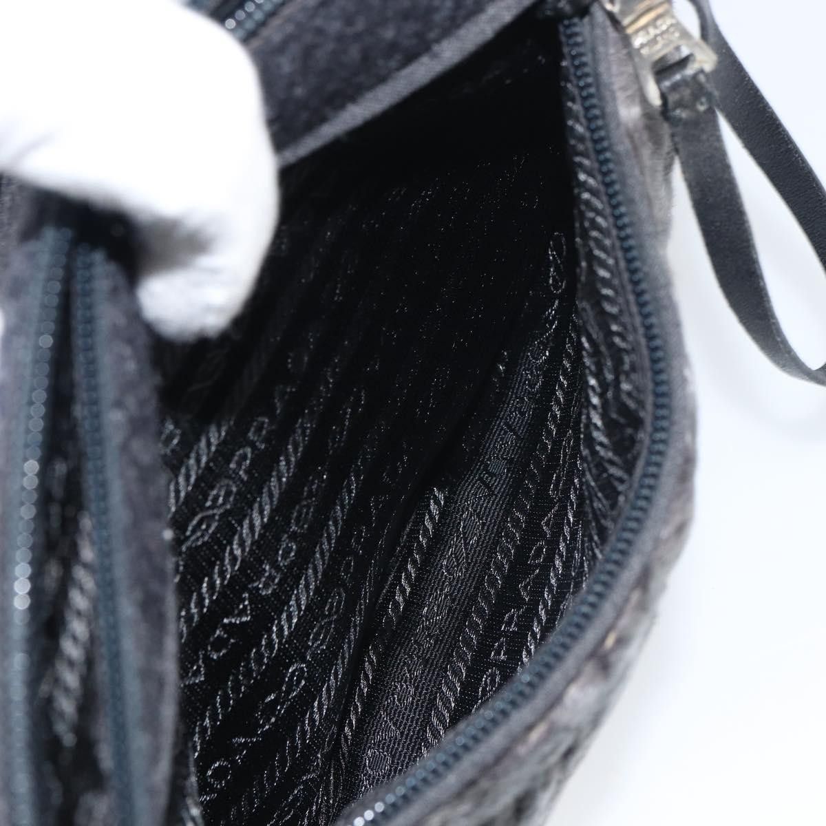 Prada Prada Vintage Shoulder Bag Wool Size ONE SIZE - 24 Thumbnail