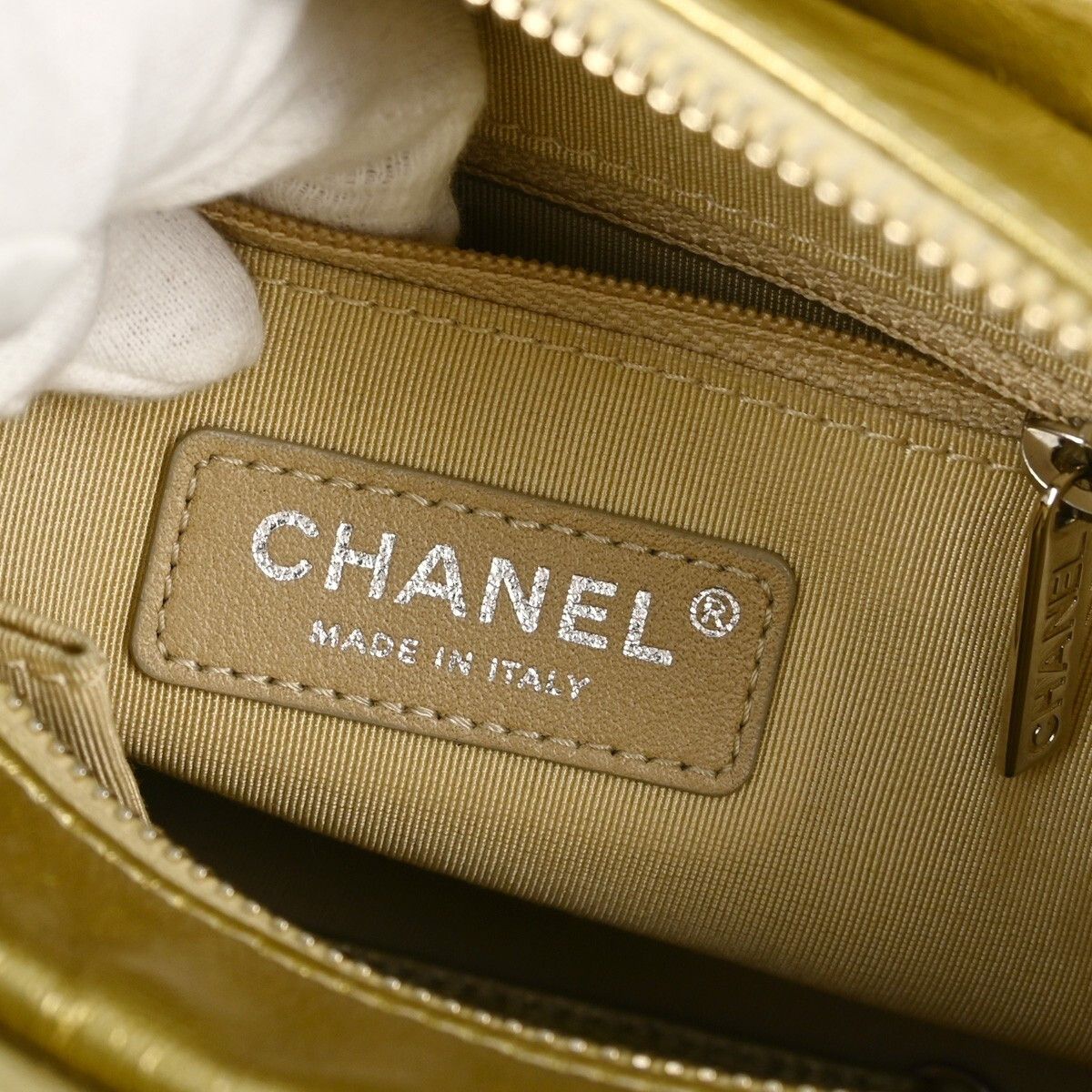 Chanel Chanel Gabrielle Hobo Quilted Metallic Aged Calfskin Size ONE SIZE - 4 Thumbnail