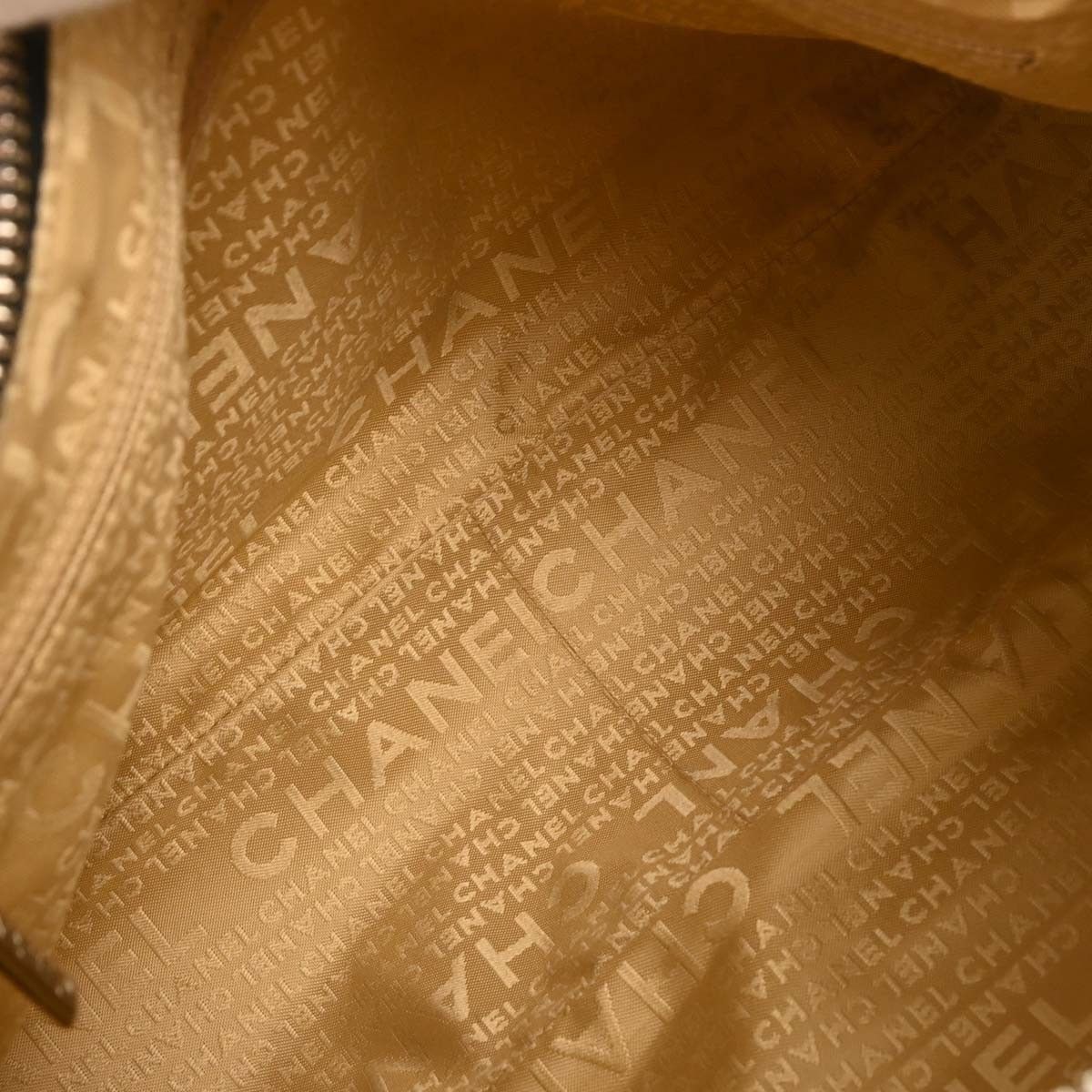 Chanel Chanel Lax Front Zip Bag Pebbled Leather Size ONE SIZE - 3 Thumbnail