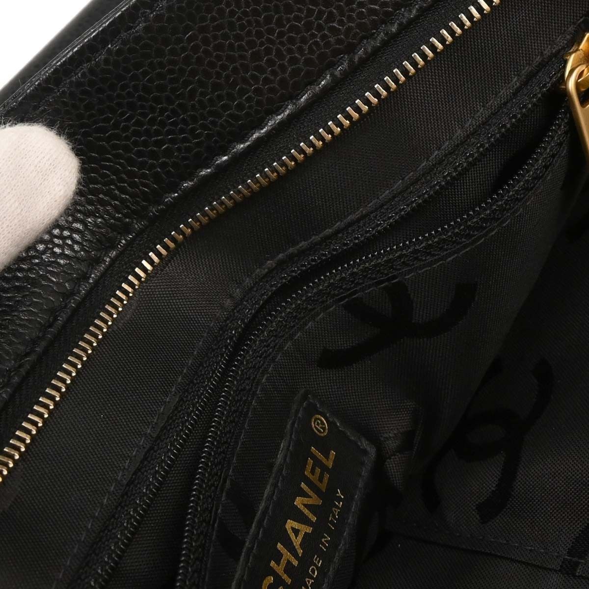 Chanel Chanel CC Stitch Zip Shoulder Bag Caviar Size ONE SIZE - 10 Thumbnail