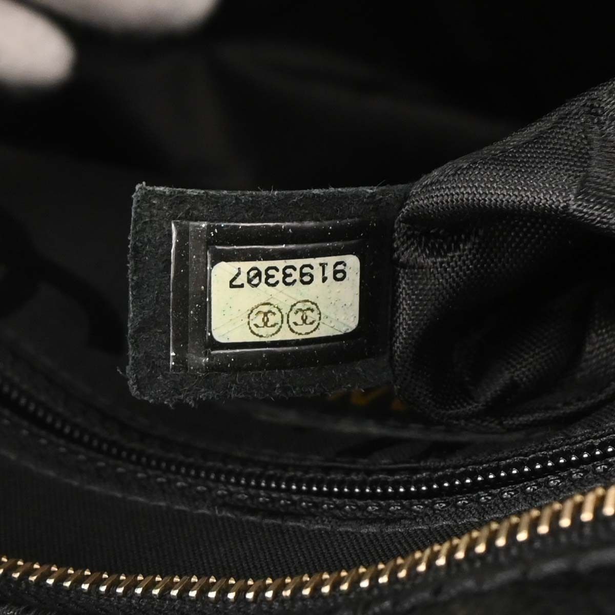 Chanel Chanel CC Stitch Zip Shoulder Bag Caviar Size ONE SIZE - 5 Thumbnail