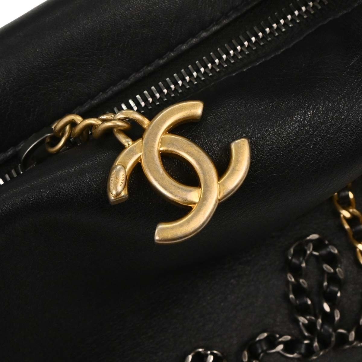 Chanel Chanel Chain Signature Hobo Leather with Metal Size ONE SIZE - 9 Thumbnail