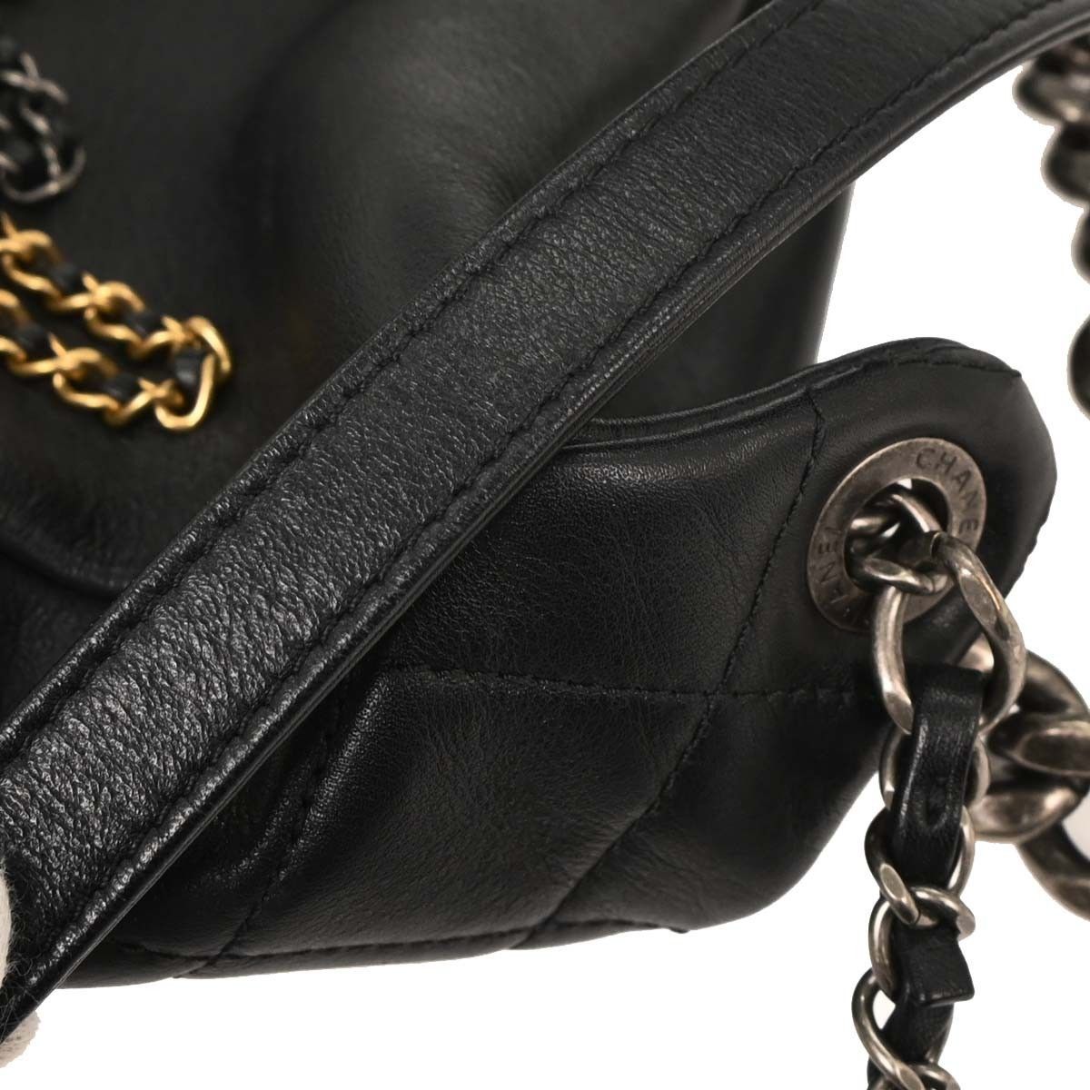 Chanel Chanel Chain Signature Hobo Leather with Metal Size ONE SIZE - 6 Thumbnail