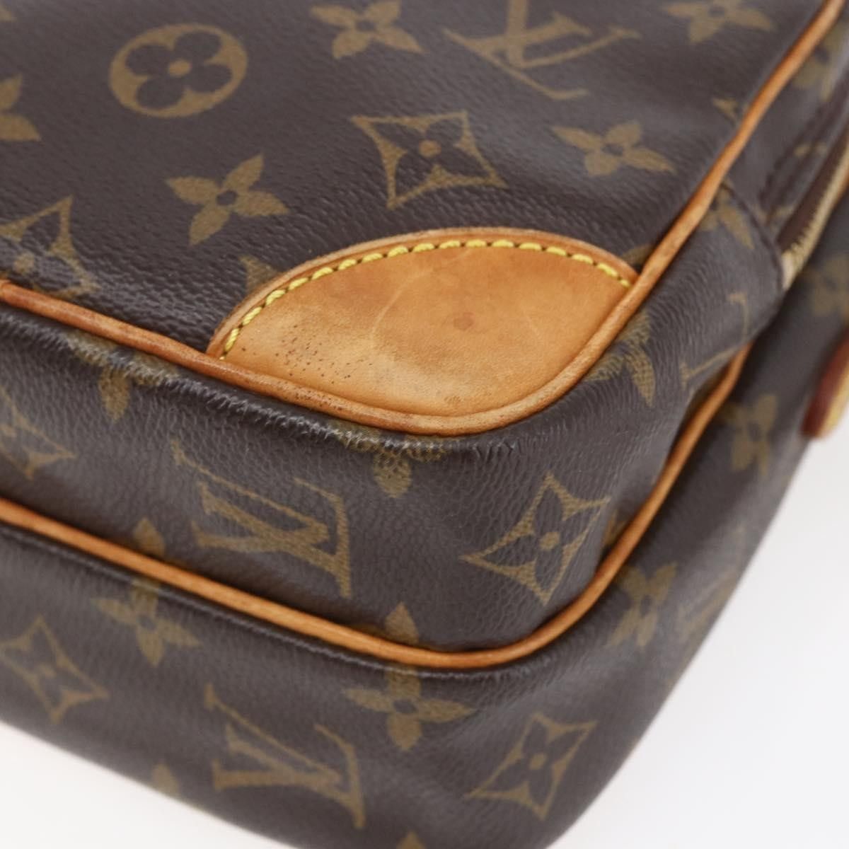 Louis Vuitton Louis Vuitton Amazone Bag Monogram Canvas Size ONE SIZE - 9 Thumbnail