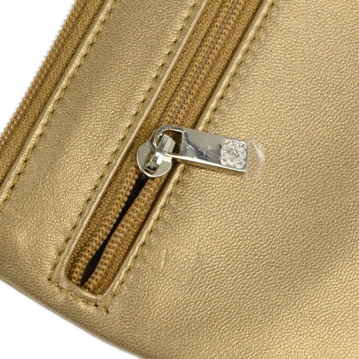 Loewe Loewe Anagram Clutch Bag Leather Size ONE SIZE - 6 Thumbnail