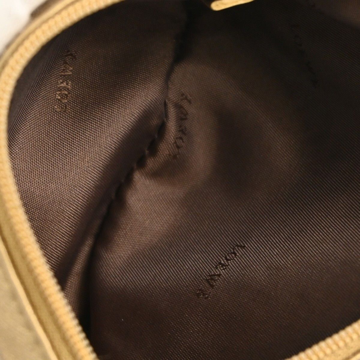 Loewe Loewe Anagram Clutch Bag Leather Size ONE SIZE - 3 Thumbnail