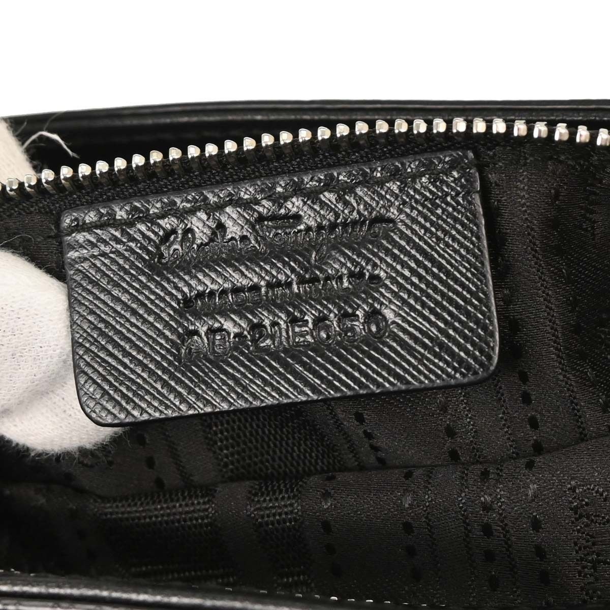 Salvatore Ferragamo Salvatore Ferragamo Gancini Chain Shoulder bag Leather Size ONE SIZE - 4 Thumbnail