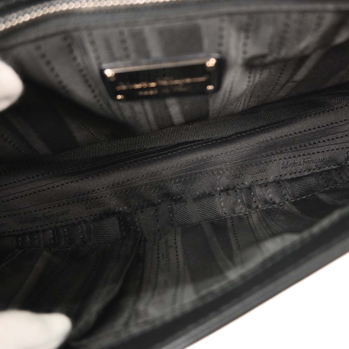 Salvatore Ferragamo Salvatore Ferragamo Gancini Chain Shoulder bag Leather Size ONE SIZE - 3 Thumbnail