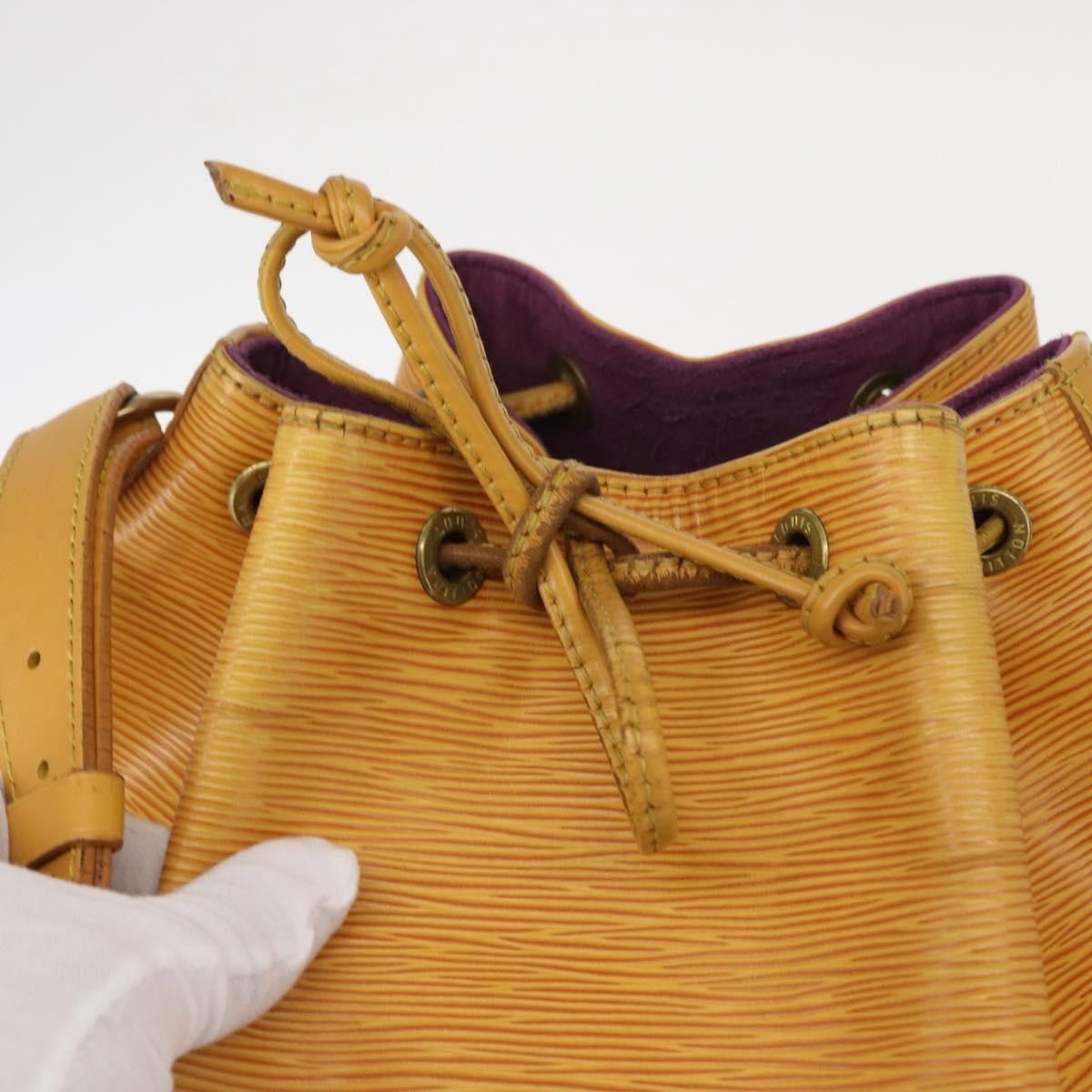 Louis Vuitton Louis Vuitton Noe Epi Leather Size ONE SIZE - 18 Thumbnail