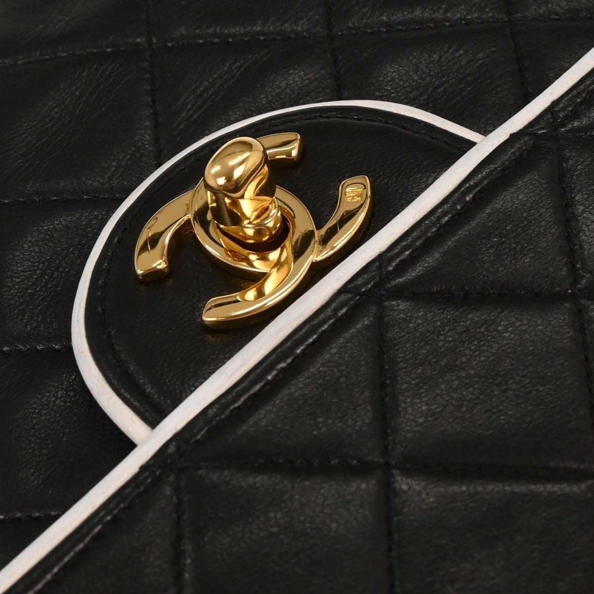 Chanel Chanel Vintage Square CC Flap Bag Quilted Lambskin Size ONE SIZE - 7 Thumbnail