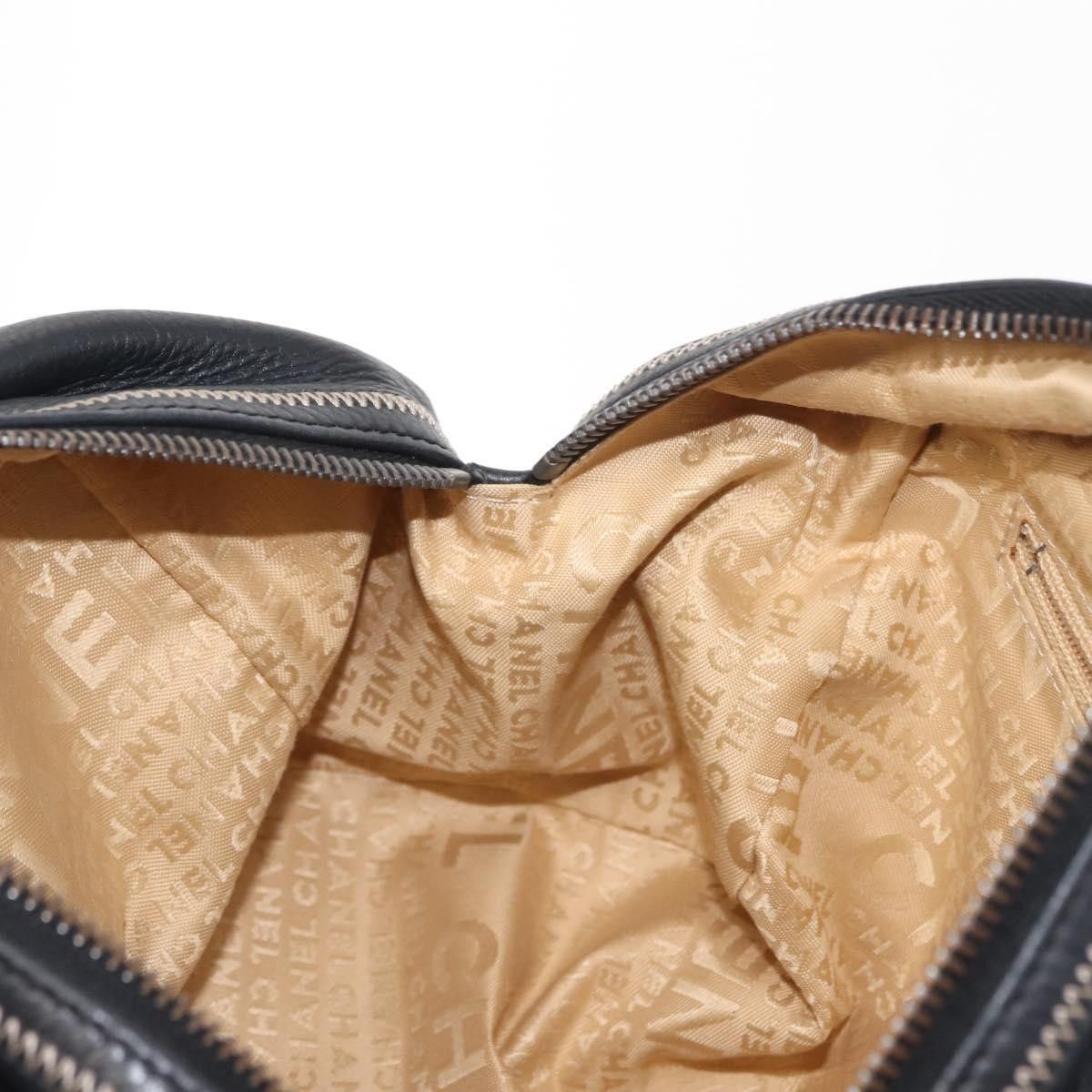 Chanel Chanel CC Bowler Quilted Caviar Size ONE SIZE - 21 Thumbnail