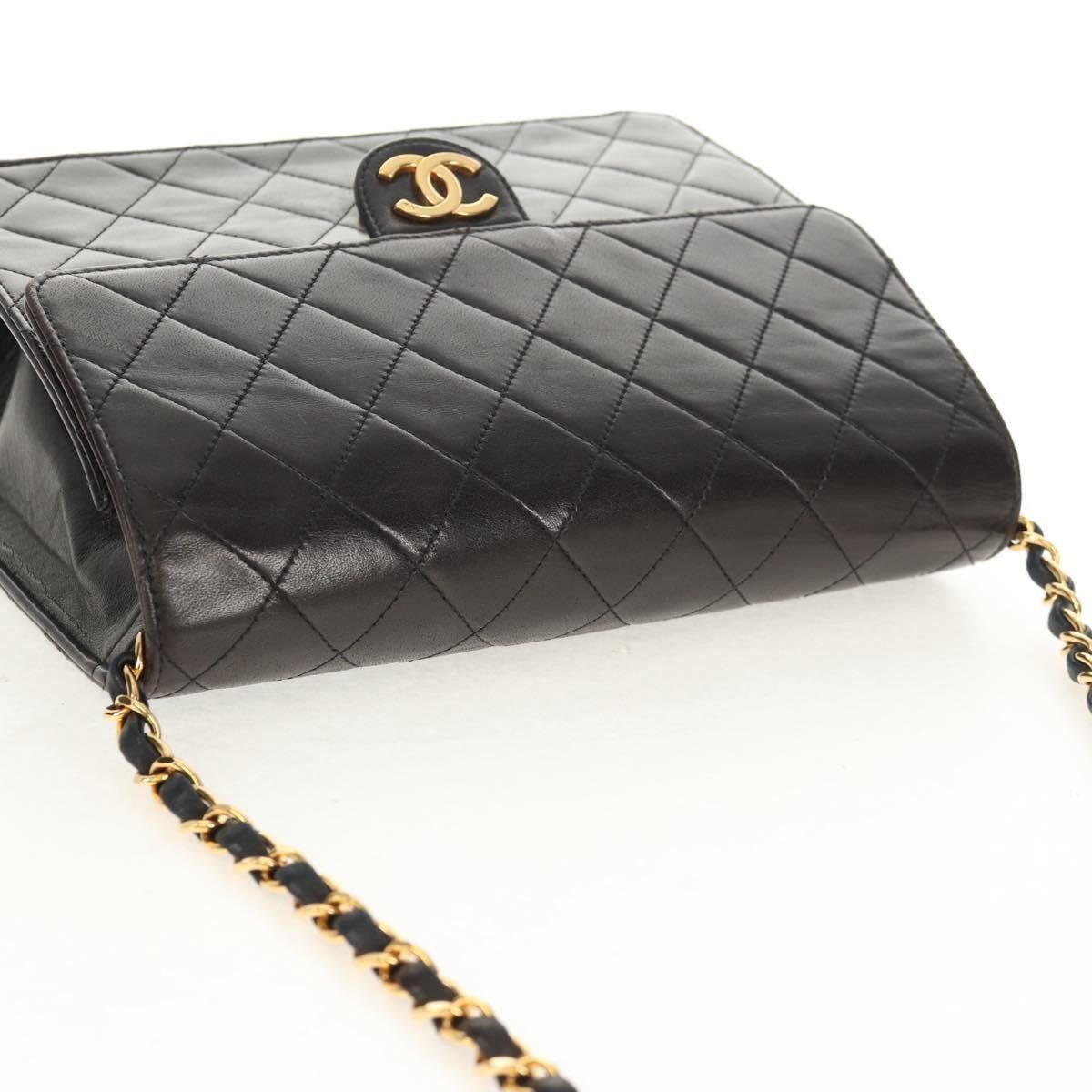 Chanel Chanel Vintage Clutch with Chain Quilted Leather Size ONE SIZE - 17 Thumbnail