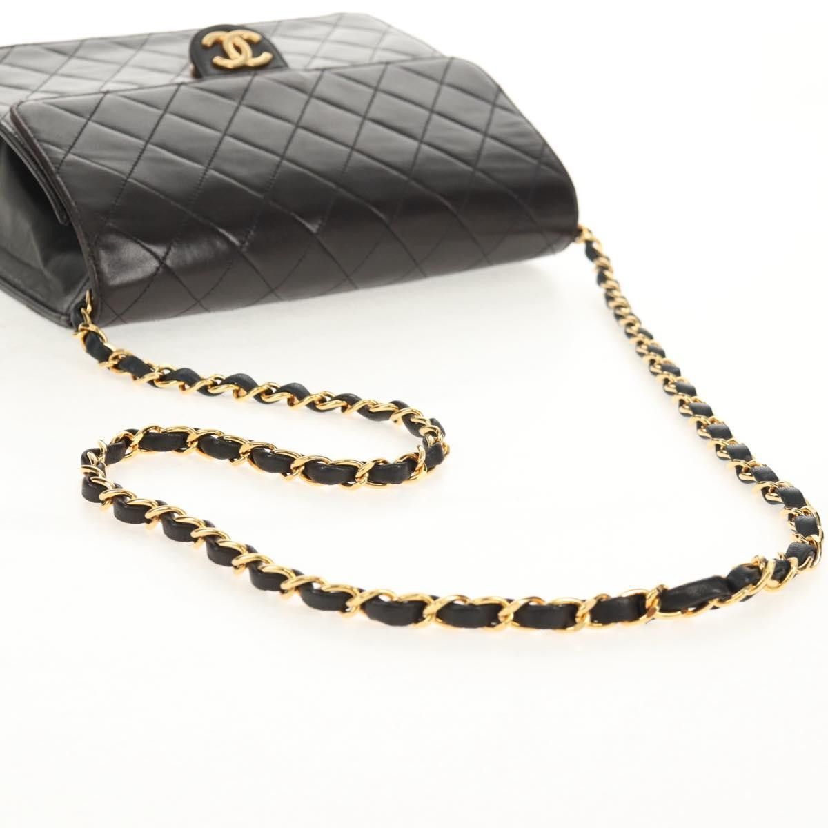 Chanel Chanel Vintage Clutch with Chain Quilted Leather Size ONE SIZE - 8 Thumbnail