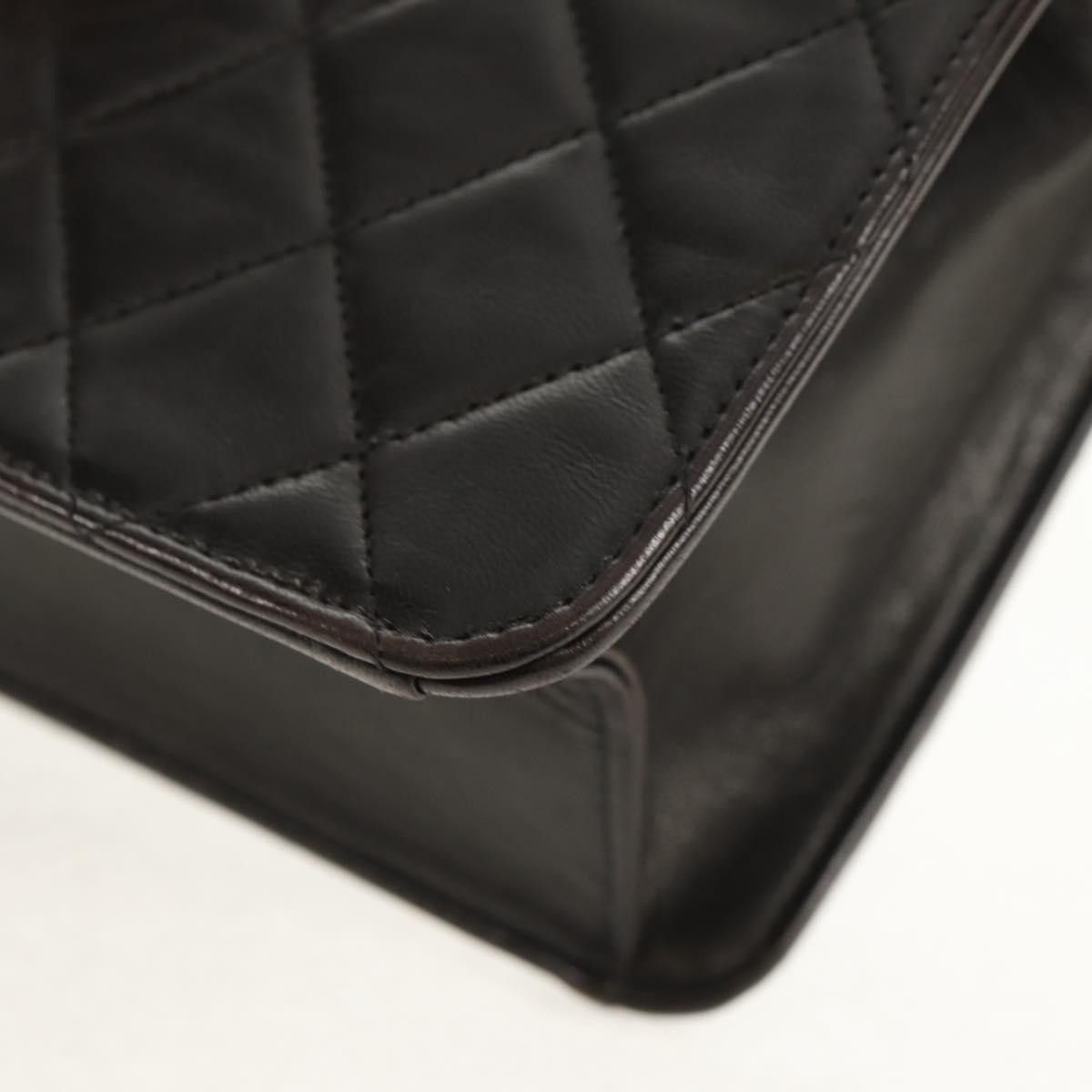 Chanel Chanel Vintage Clutch with Chain Quilted Leather Size ONE SIZE - 10 Thumbnail