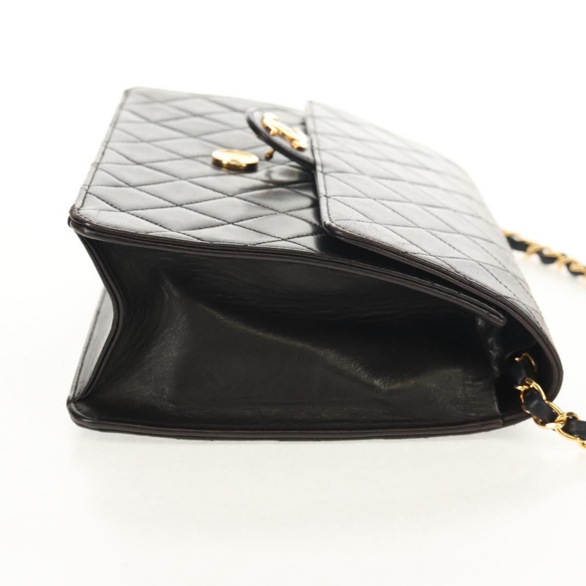 Chanel Chanel Vintage Clutch with Chain Quilted Leather Size ONE SIZE - 4 Thumbnail