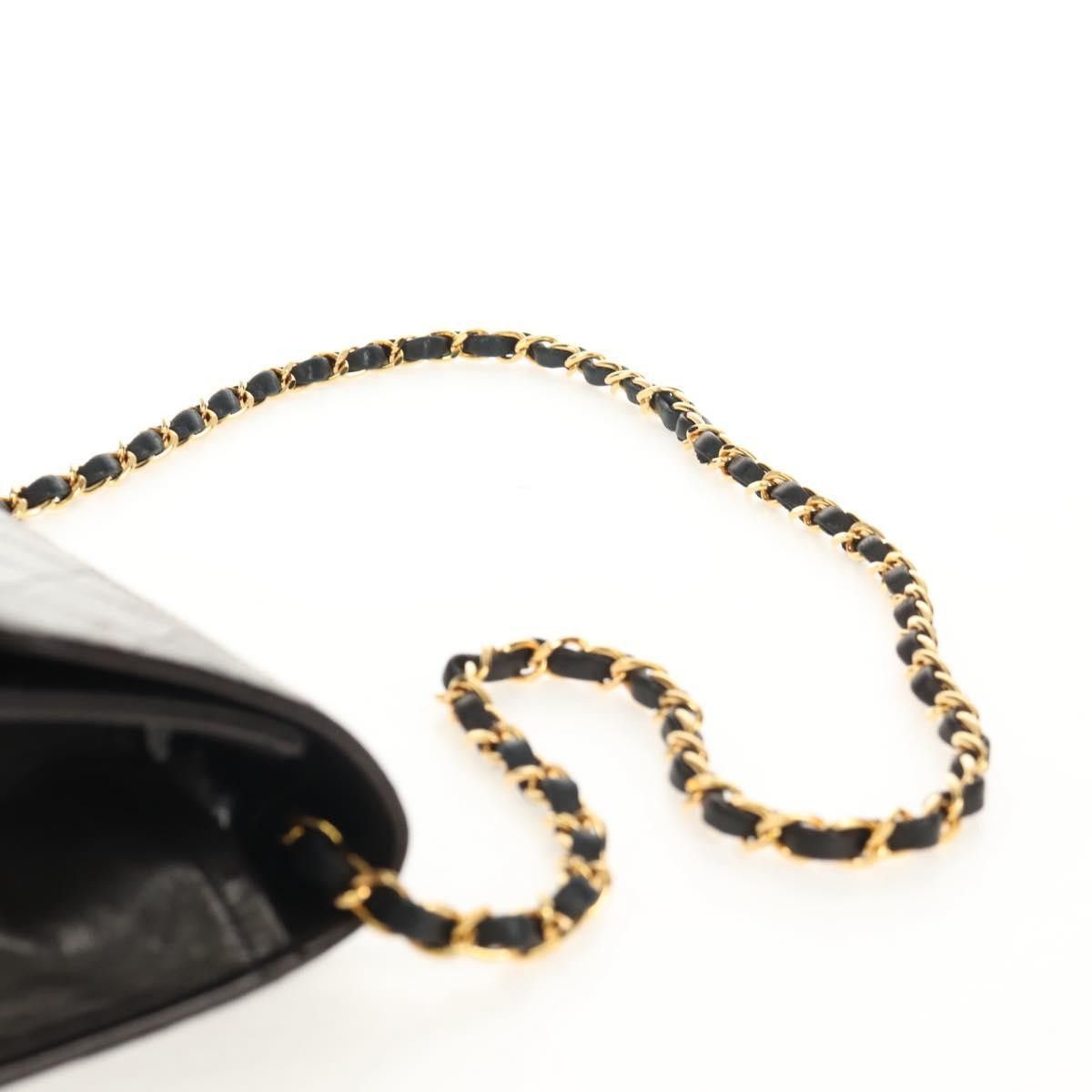 Chanel Chanel Vintage Clutch with Chain Quilted Leather Size ONE SIZE - 19 Thumbnail