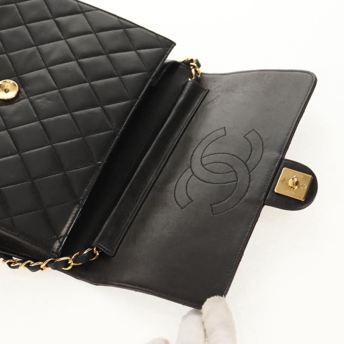 Chanel Chanel Vintage Clutch with Chain Quilted Leather Size ONE SIZE - 18 Thumbnail