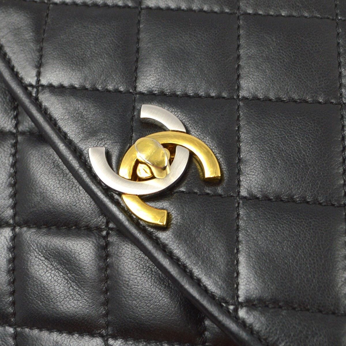 Chanel Chanel Vintage Round Flap Bag Quilted Lambskin Size ONE SIZE - 7 Thumbnail