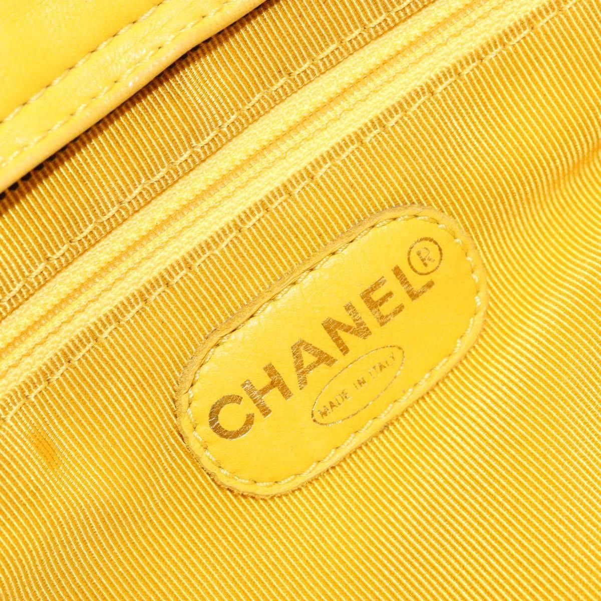 Chanel Chanel Vintage CC Resin Pocket Tote Quilted Leather Size ONE SIZE - 6 Thumbnail