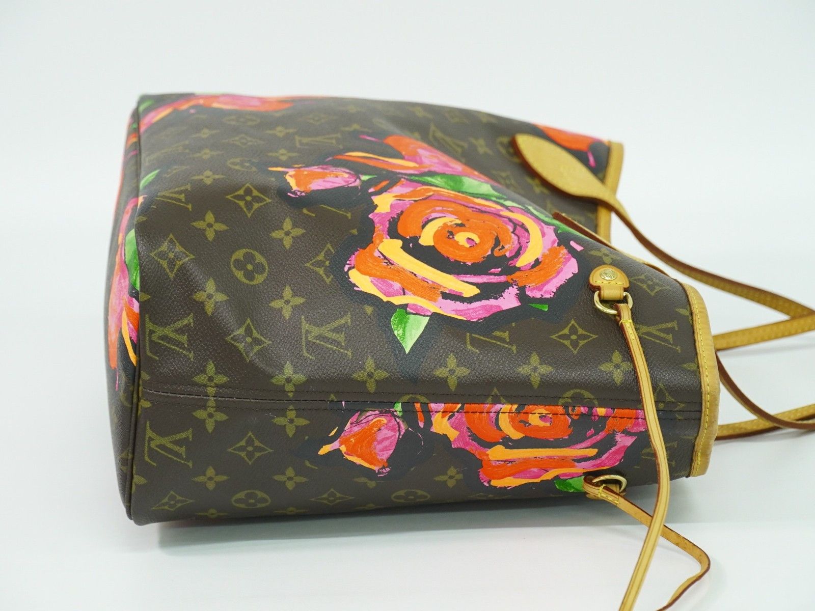 Louis Vuitton Louis Vuitton Neverfull Tote Limited Edition Monogram Roses Size ONE SIZE - 3 Thumbnail