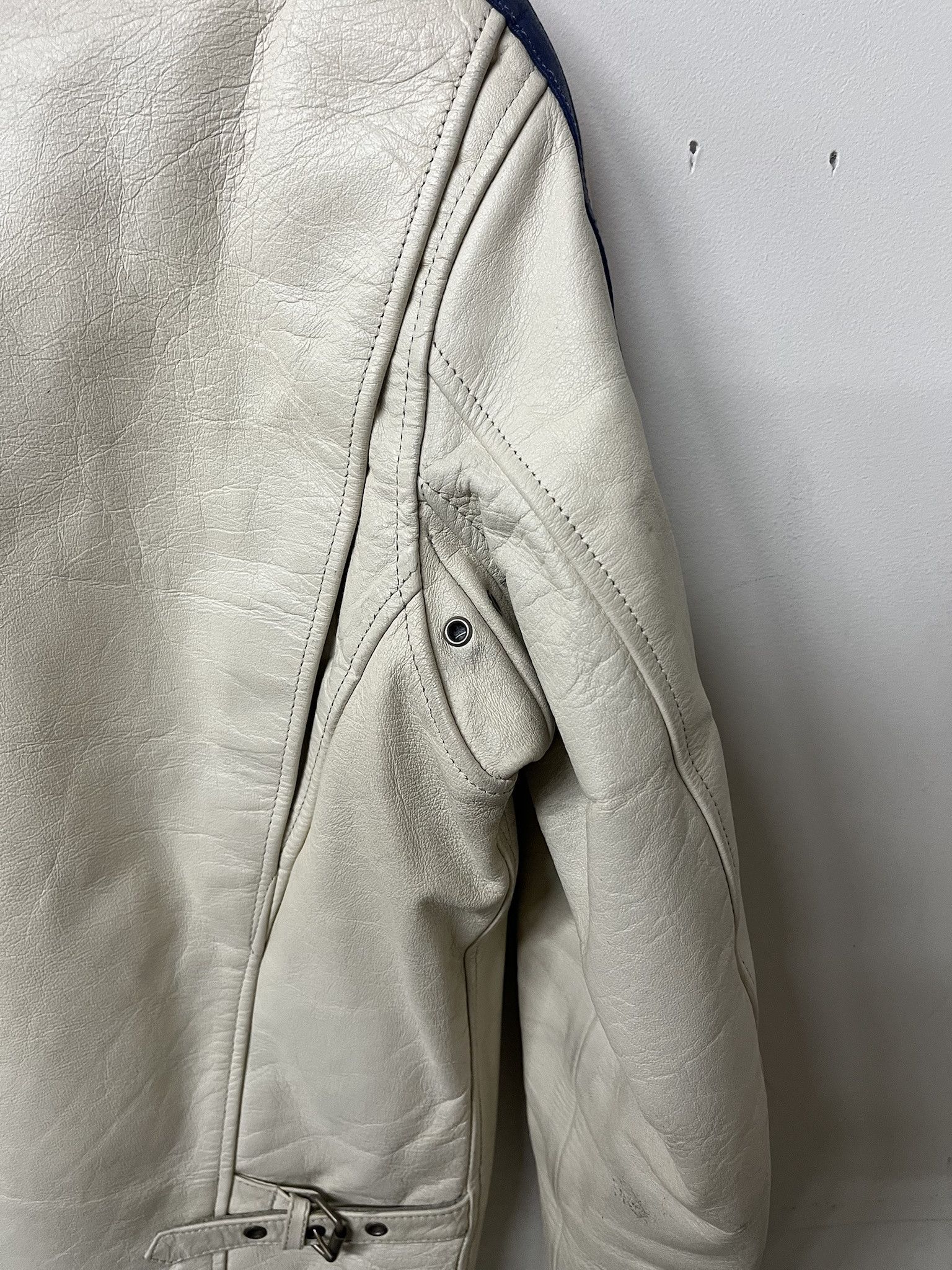 Leather × Vintage Vintage 2000s White Leather Motorcycle Racing Jacket Size L Size US L / EU 52-54 / 3 - 7 Thumbnail
