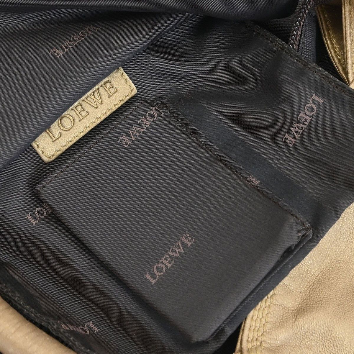 Loewe Loewe Anagram Logo Nappa Aire Hand Leather Size ONE SIZE - 3 Thumbnail