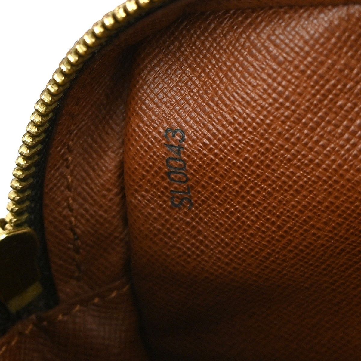 Louis Vuitton Louis Vuitton Danube Handbag Monogram Canvas Size ONE SIZE - 5 Thumbnail