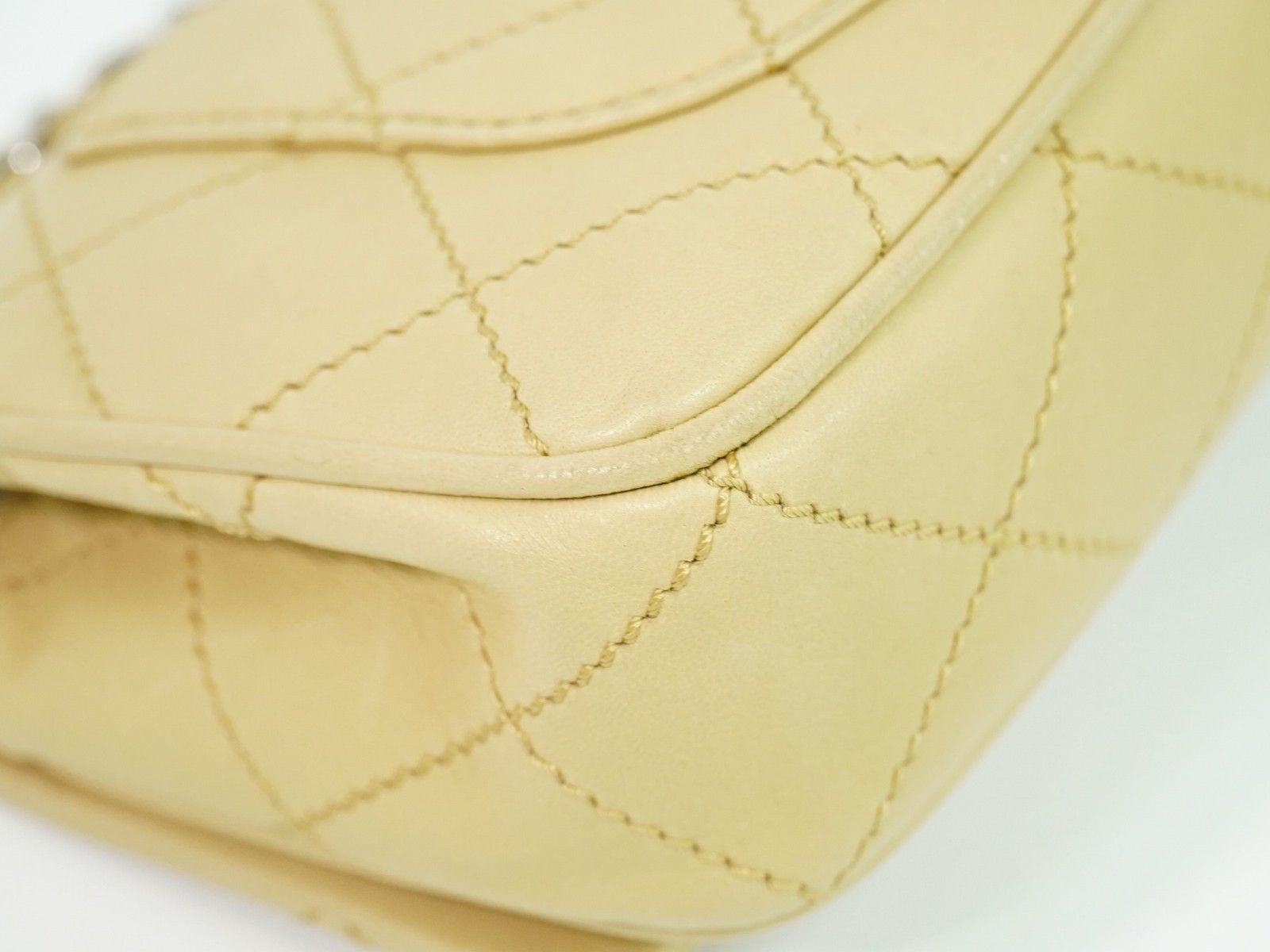 Chanel Chanel Reissue 2.55 Flap Bag Quilted Lambskin Size ONE SIZE - 9 Thumbnail