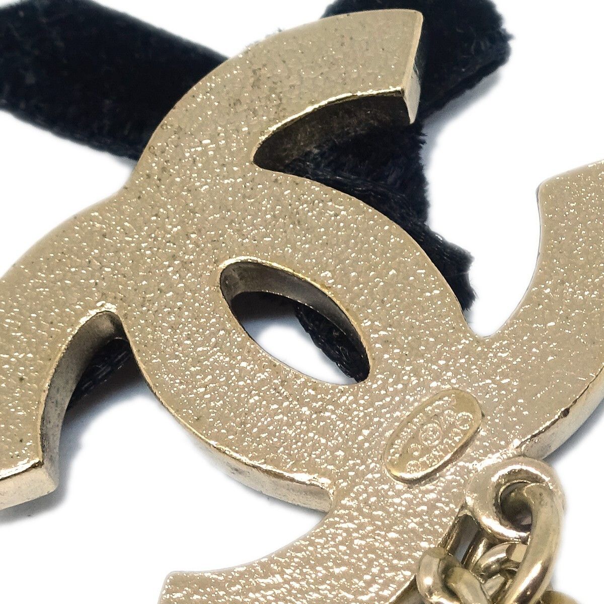 Chanel Chanel CC Bow Chain Pendant Necklace Metal with Leather Size ONE SIZE - 4 Thumbnail