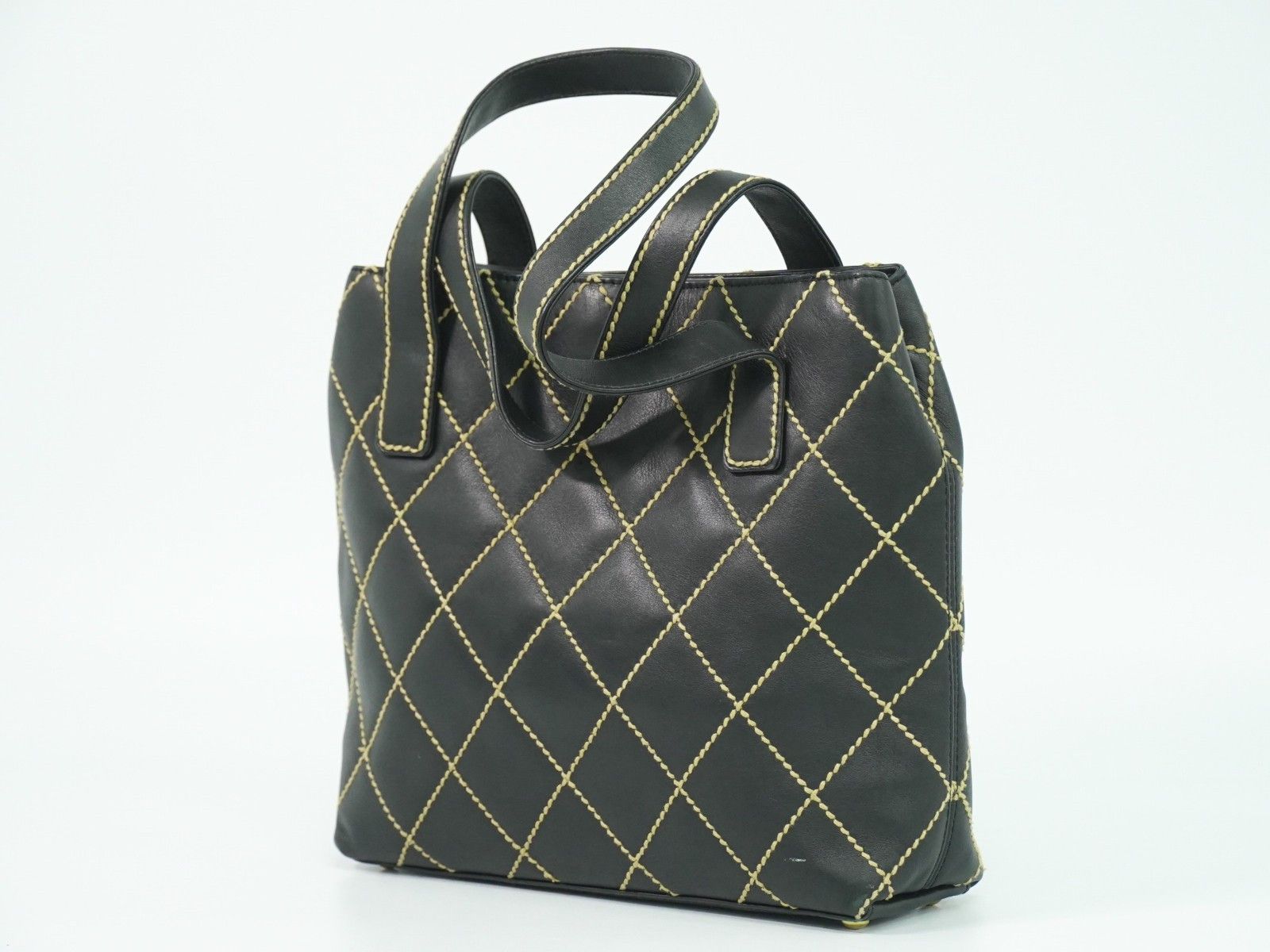 Chanel Chanel Surpique Tote Quilted Leather Size ONE SIZE - 2 Thumbnail