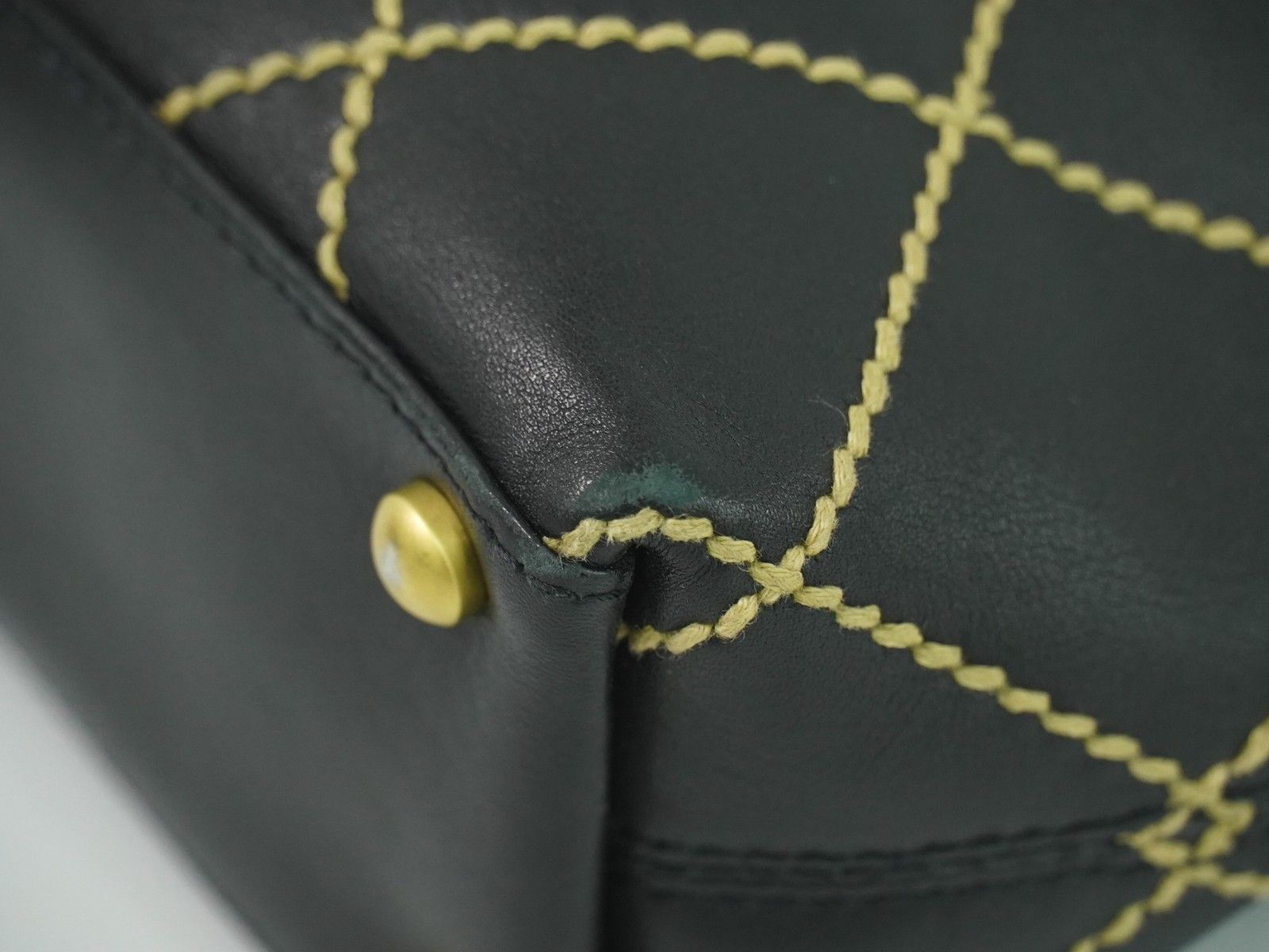 Chanel Chanel Surpique Tote Quilted Leather Size ONE SIZE - 10 Thumbnail