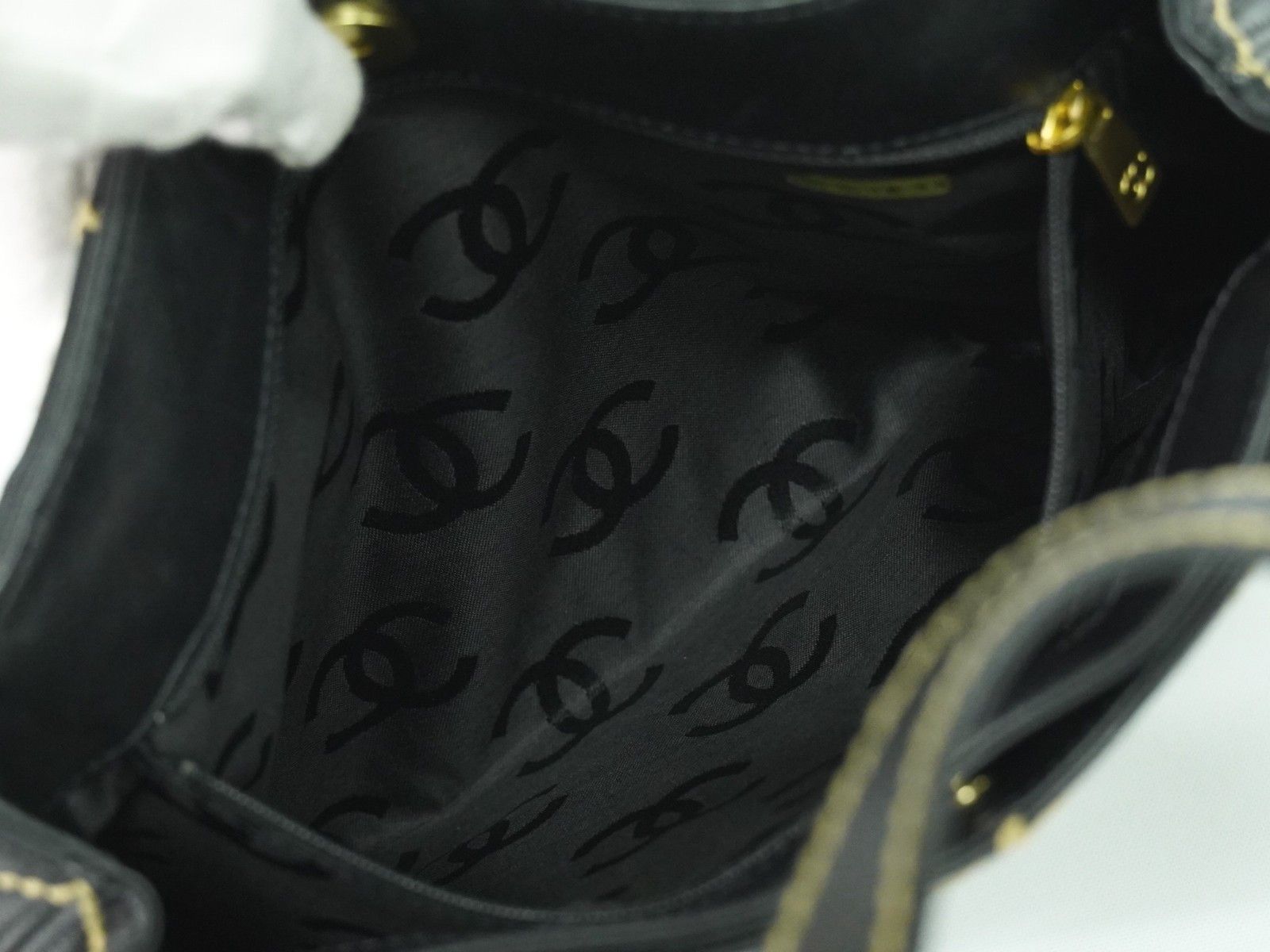 Chanel Chanel Surpique Tote Quilted Leather Size ONE SIZE - 17 Thumbnail