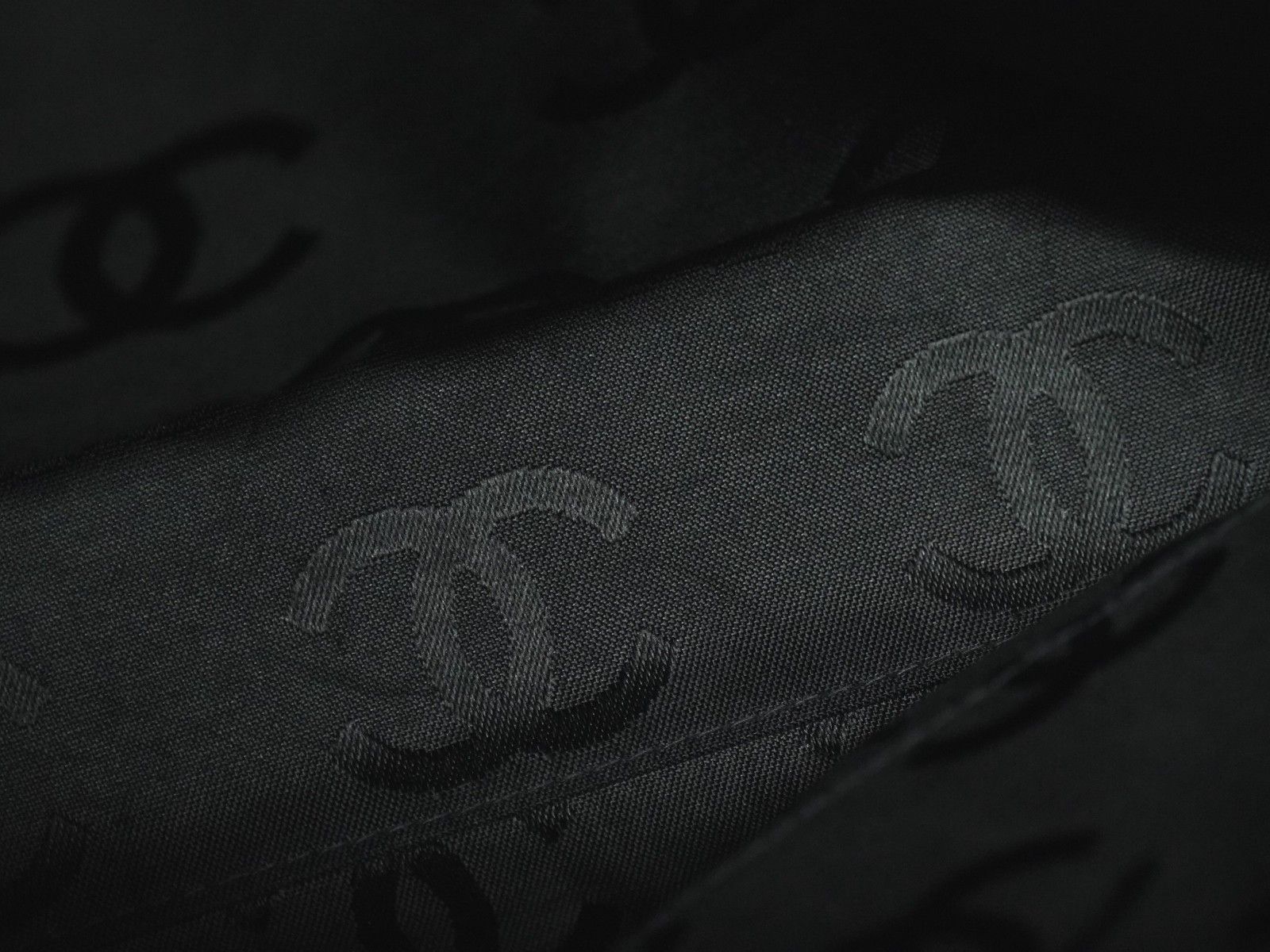 Chanel Chanel Surpique Tote Quilted Leather Size ONE SIZE - 20 Thumbnail
