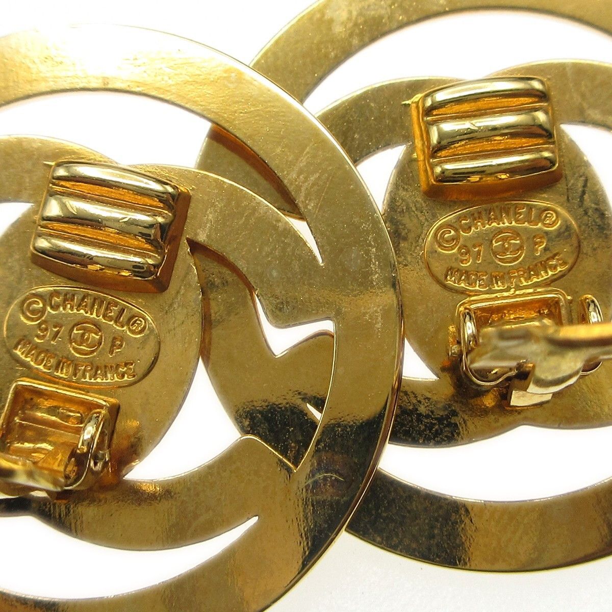 Chanel Chanel Round CC Turnlock Clip-On Earrings Metal Size ONE SIZE - 3 Thumbnail