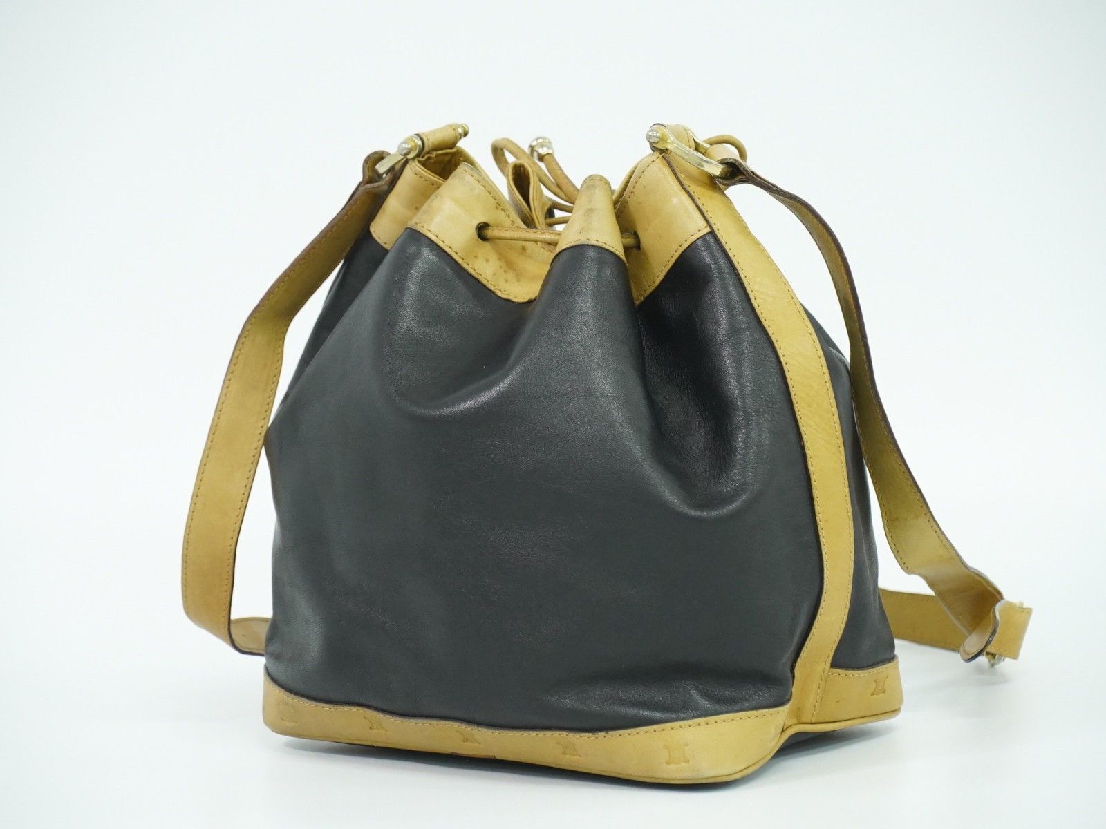 Celine Celine Triomphe Drawstring Bucket Bag Leather Size ONE SIZE - 2 Thumbnail