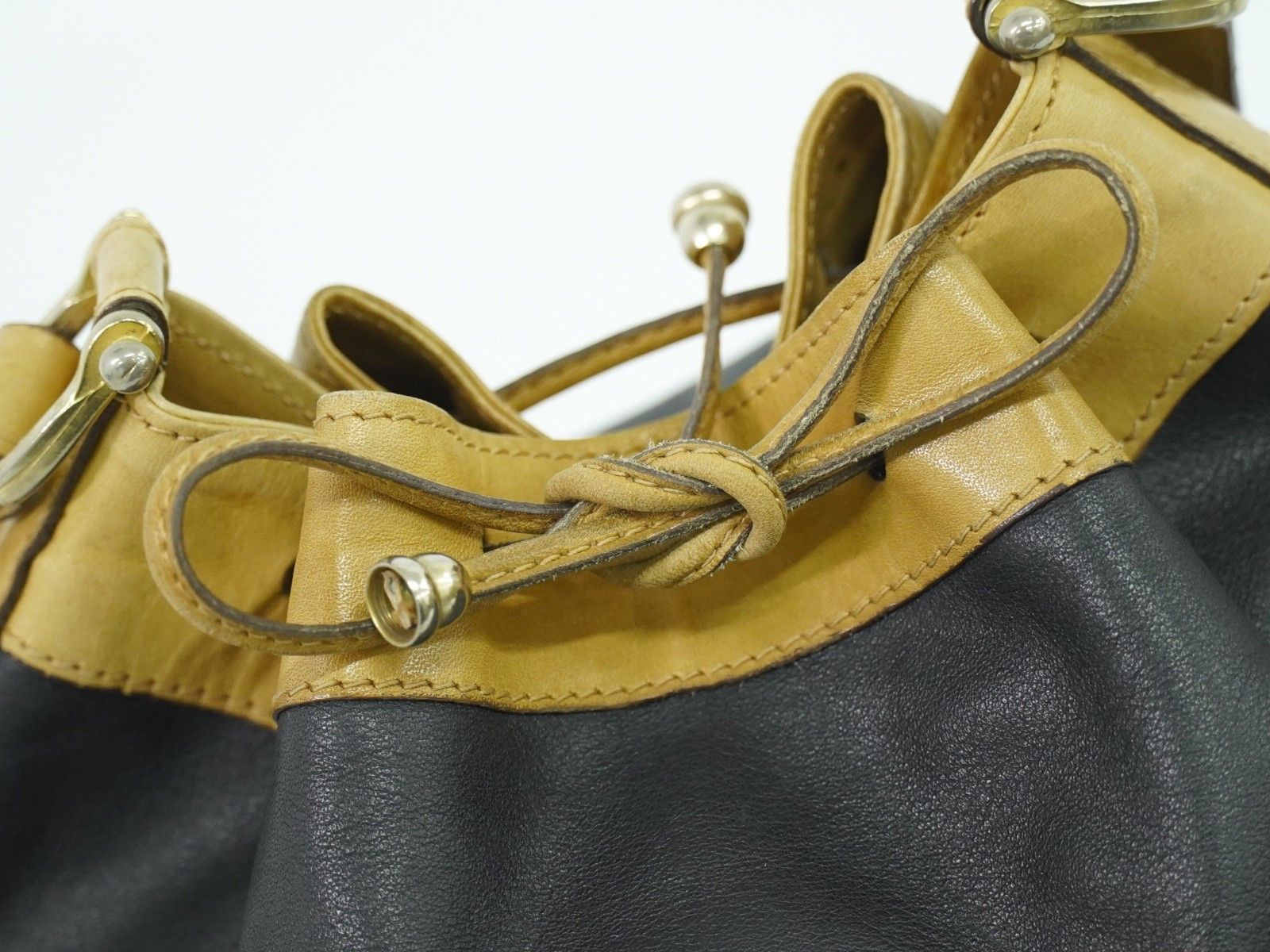 Celine Celine Triomphe Drawstring Bucket Bag Leather Size ONE SIZE - 9 Thumbnail